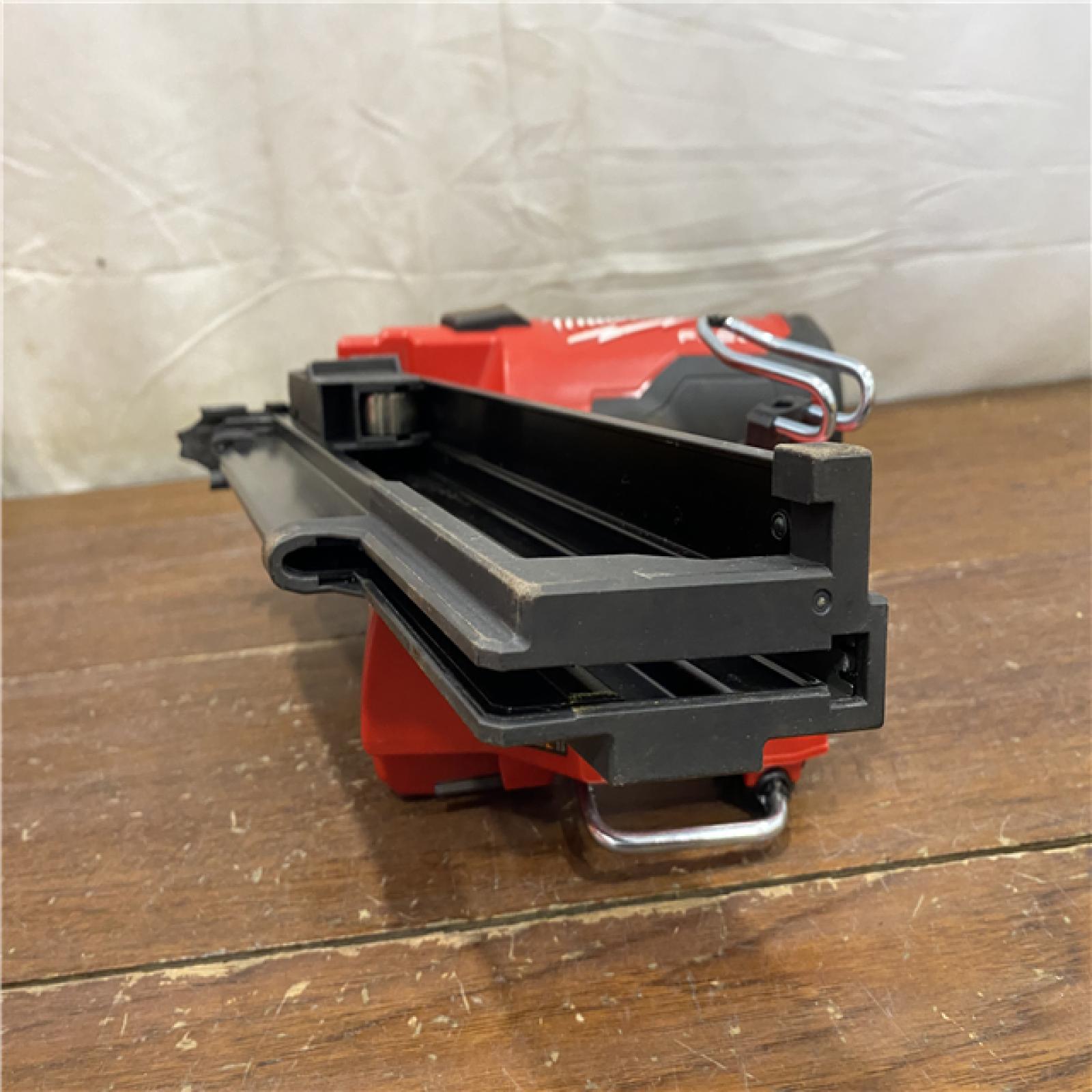 AS-IS Milwaukee 2744-20 M18 FUEL 3-1/2 in. 18-Volt 21-Degree Lithium-Ion Brushless Cordless Framing Nailer (Tool-Only)