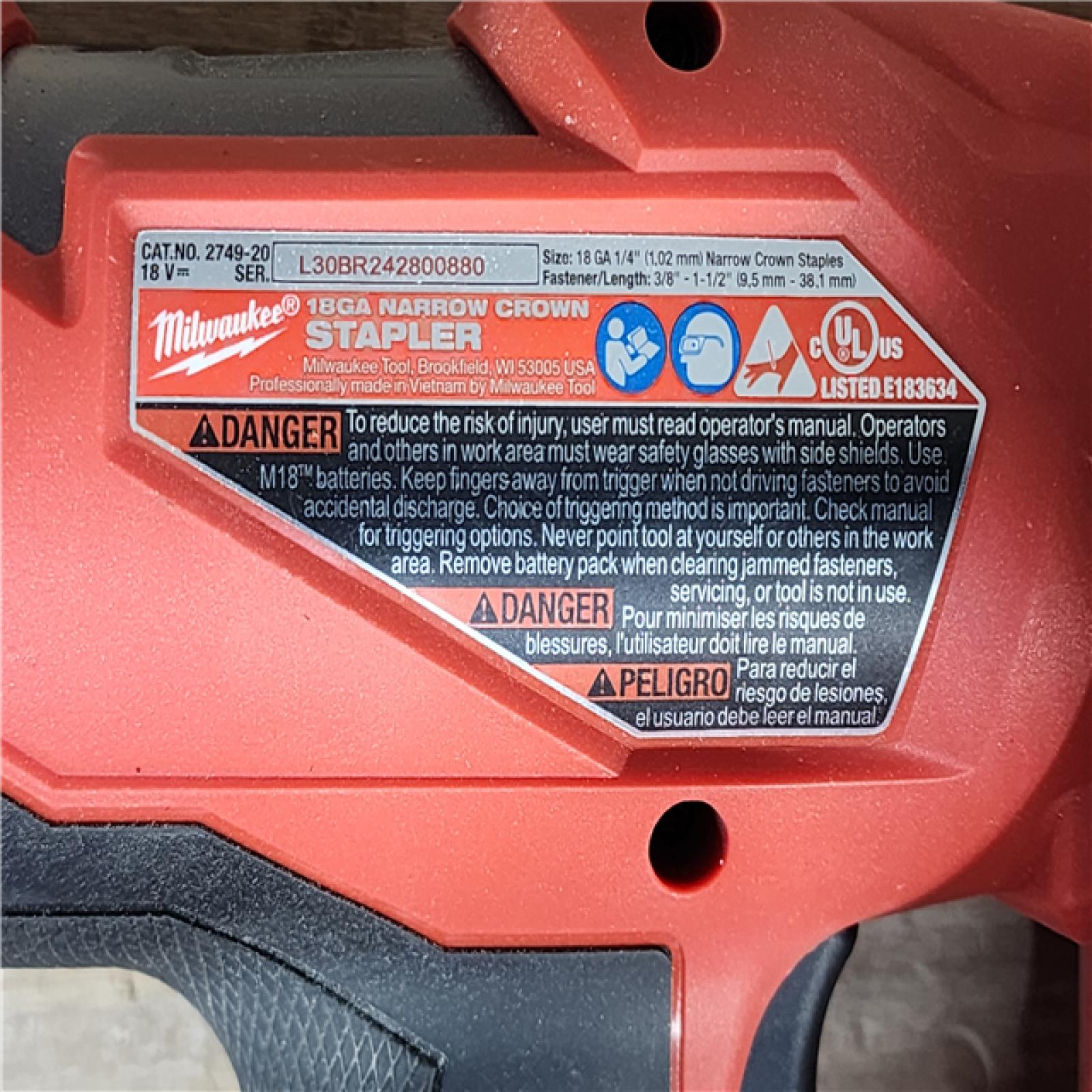 HOUSTON LOCATION - AS-IS Milwaukee FUEL 18-Volt Lithium-Ion Brushless Cordless 18-Gauge 1/4 in. Narrow Crown Stapler (Tool-Only)