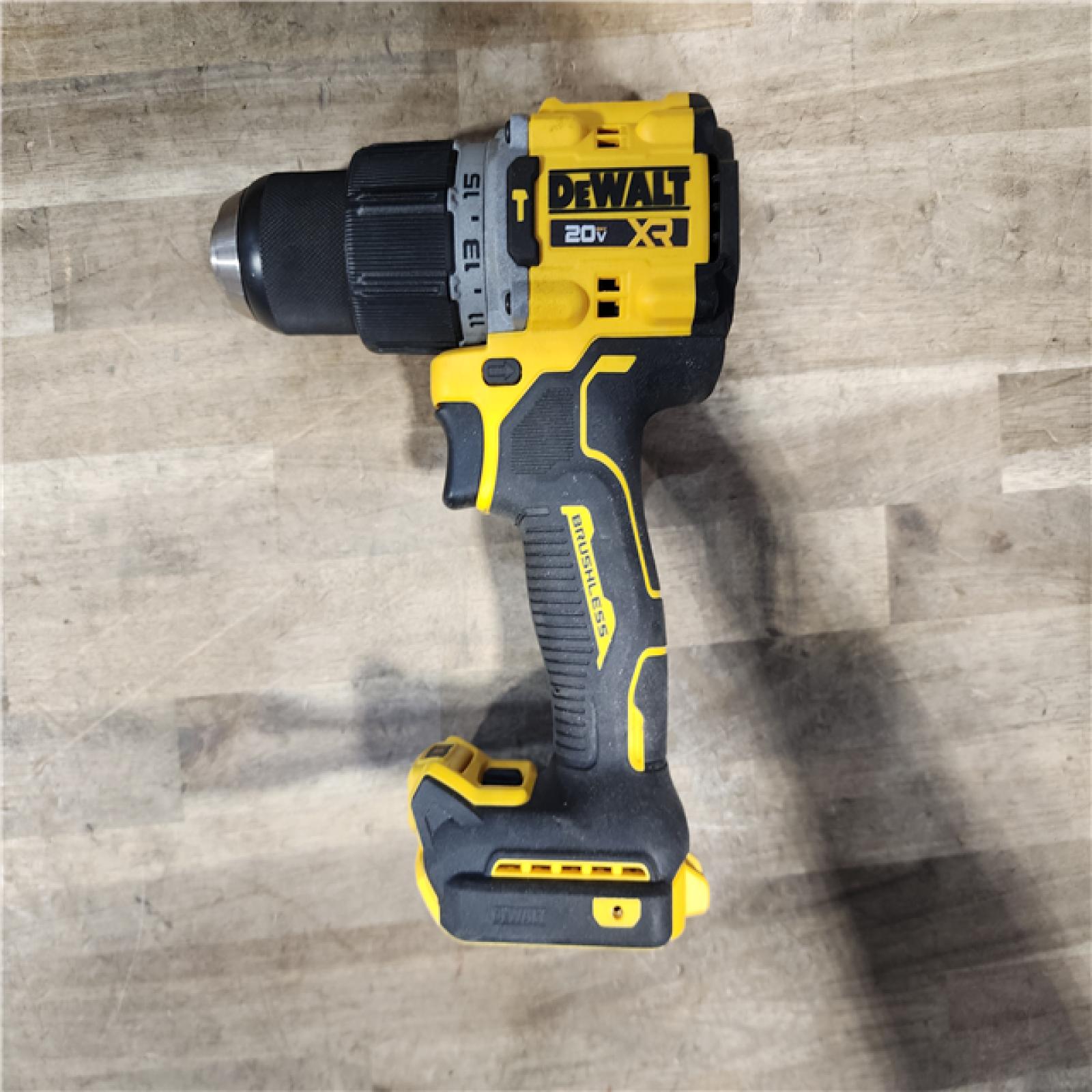 HOUSTON LOCATION - AS-IS DEWALT 3 TOOL COMBO KIT W/ (2) BATTERY & CHARGER