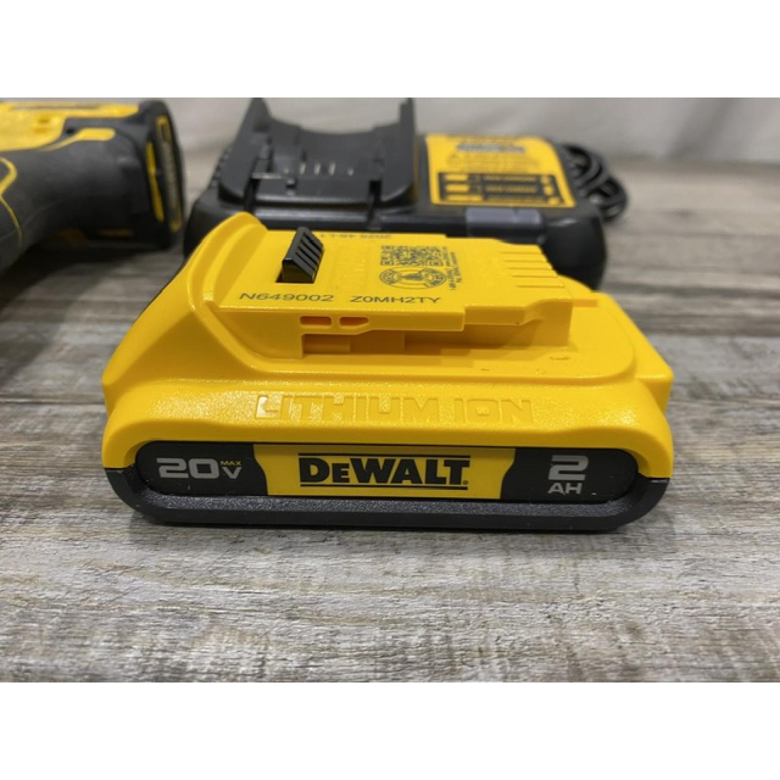 AS-IS DEWALT Atomic 20V Max Lithium-Ion Brushless Cordless Compact 1/4 in. Impact Driver Kit