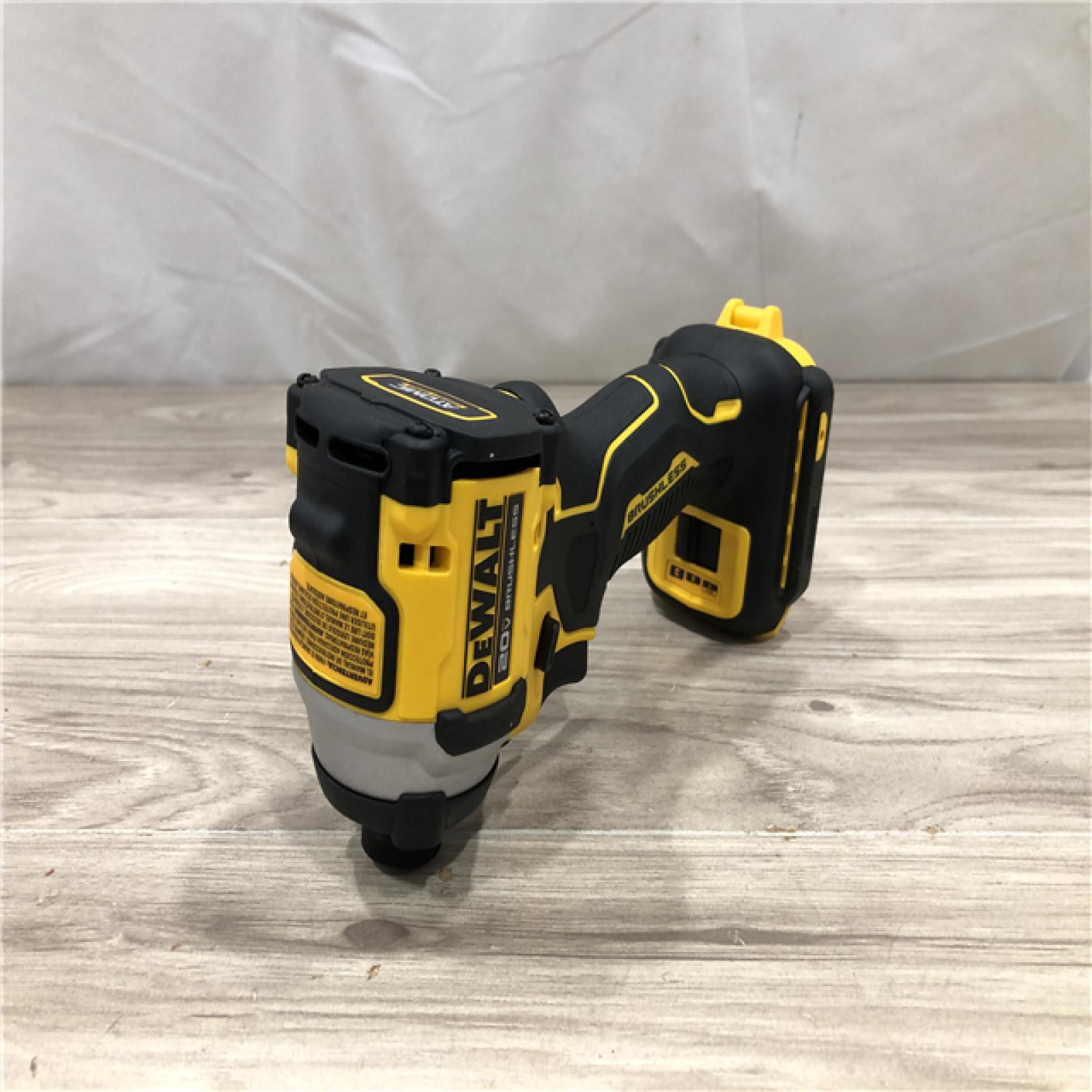AS-IS DEWALT ATOMIC 20V MAX Lithium-Ion Cordless 1/4 in. Impact Driver Kit