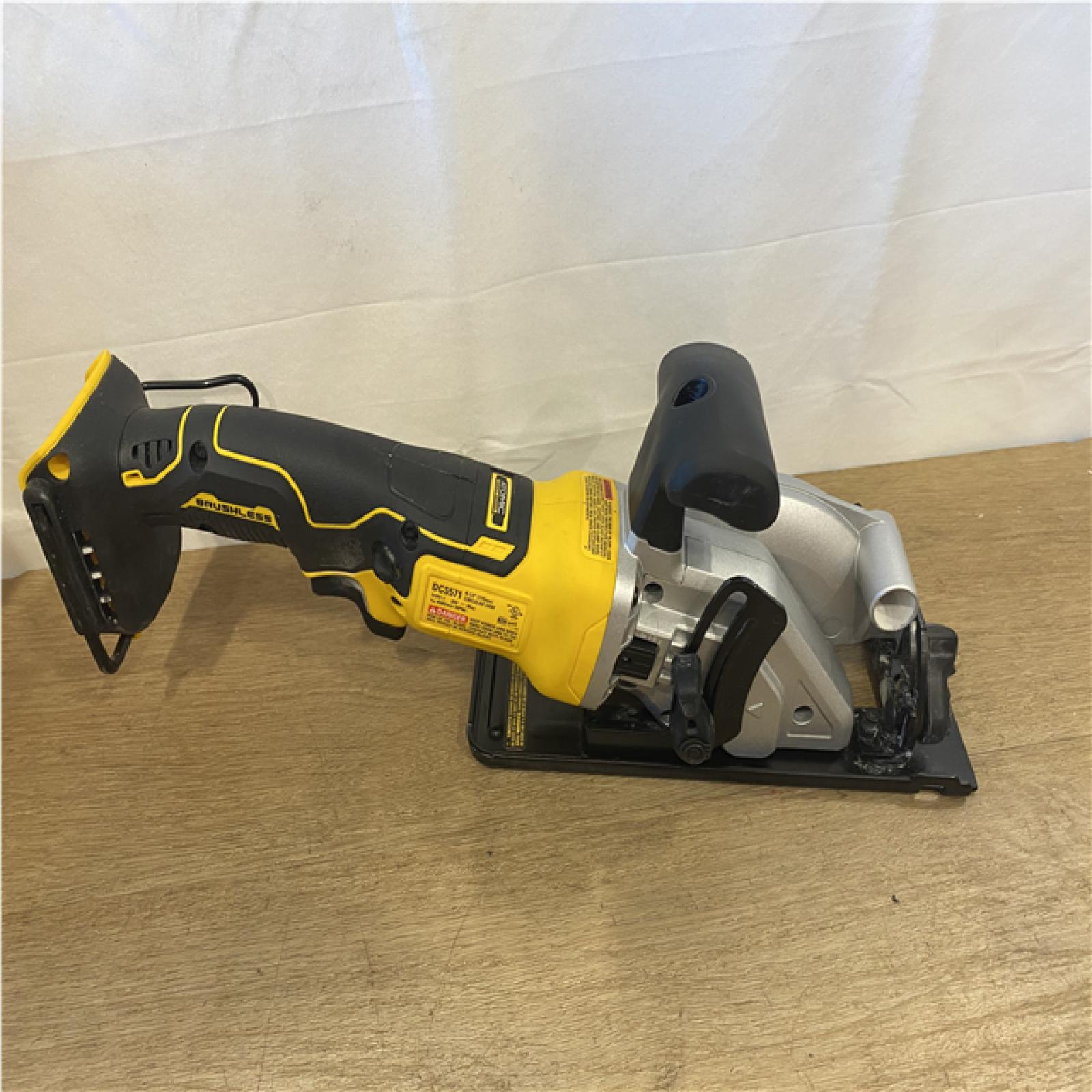 AS-IS DEWALT ATOMIC 20V MAX Cordless Brushless 4-1/2 in. Circular Saw (Tool Only)