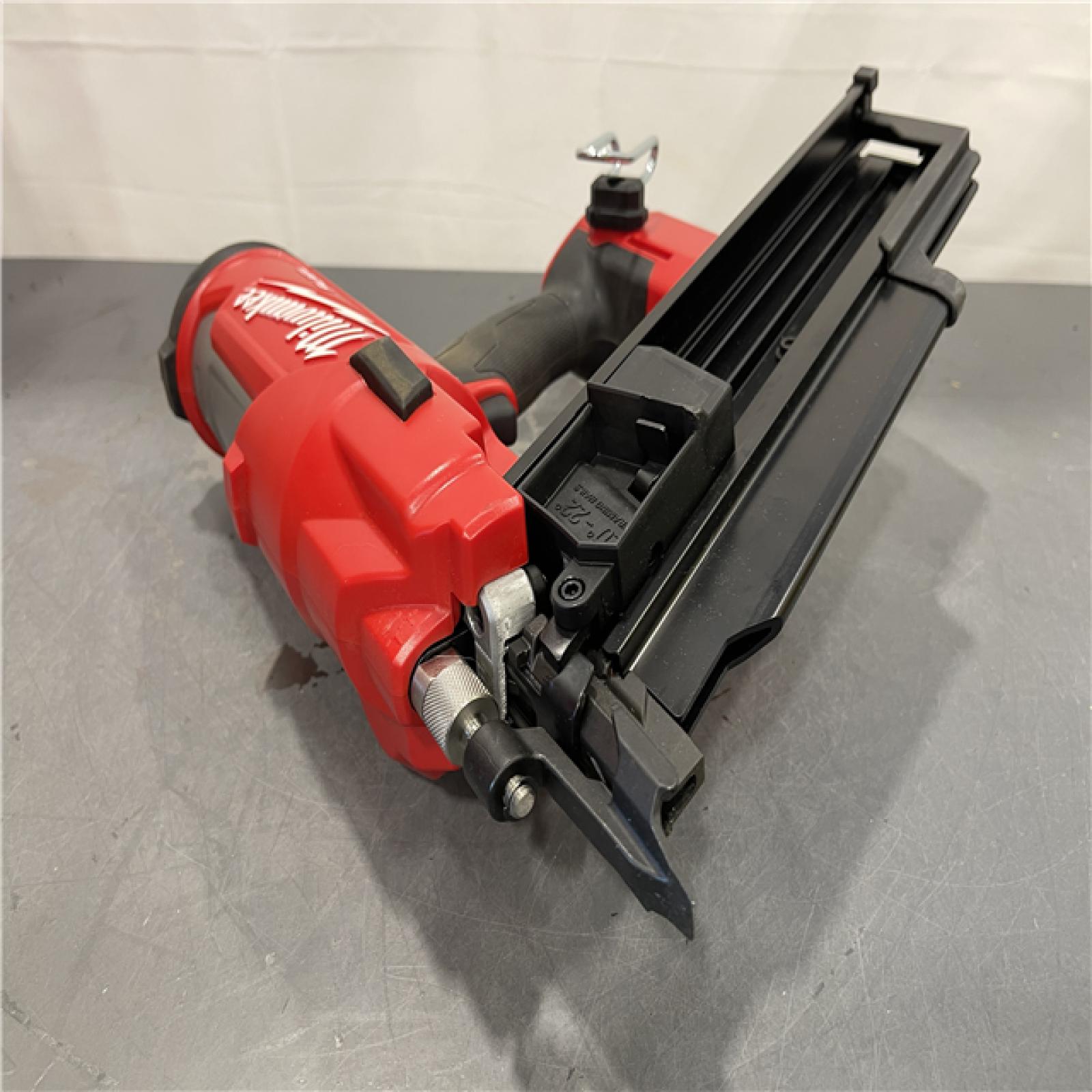 AS-IS - Milwaukee M18 FUEL 3-1/2 in. 18V 21-Degree Lithium-Ion Brushless Cordless Framing Nailer