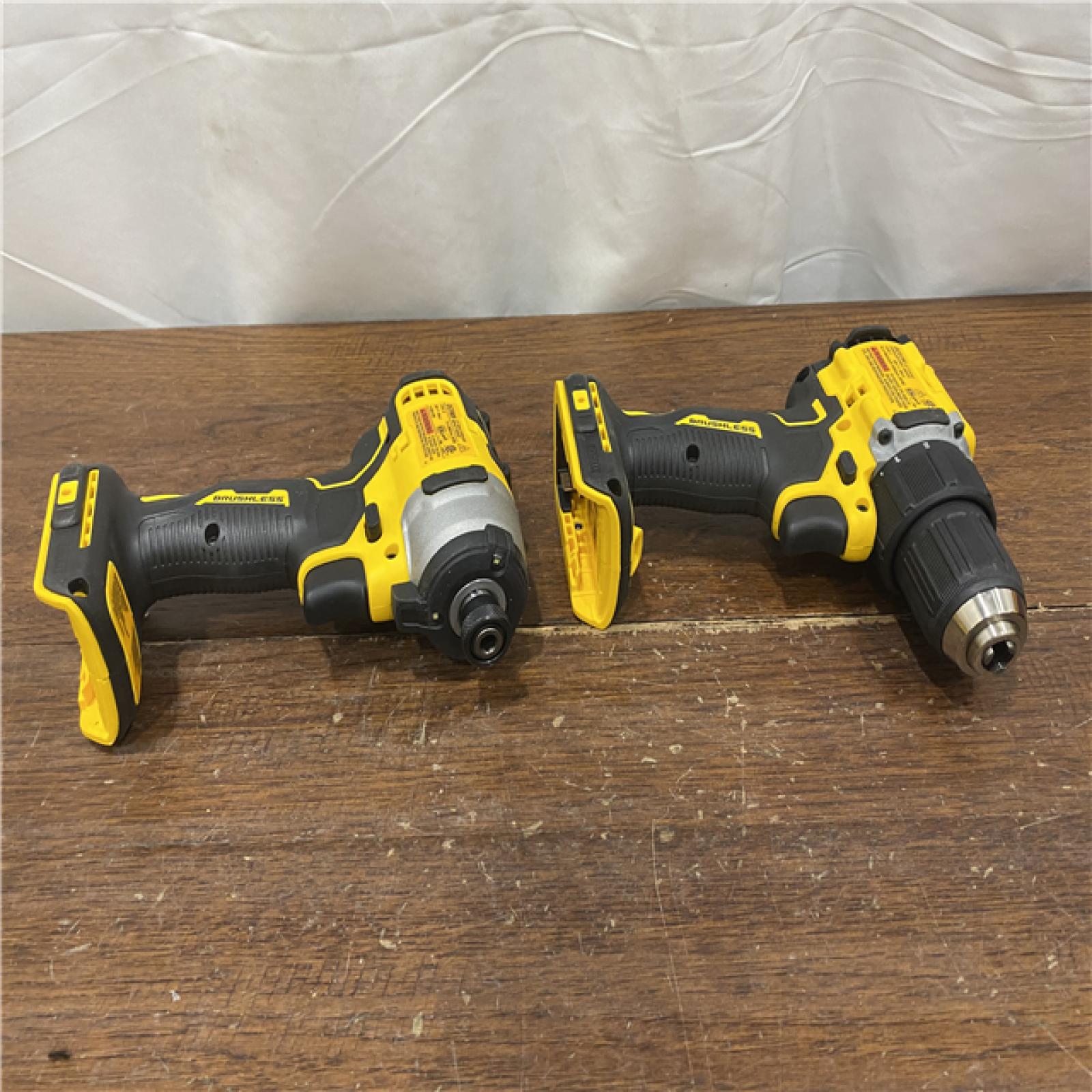 AS-IS DEWALT ATOMIC 20-Volt MAX Lithium-Ion Cordless Combo Kit (2-Tool) with (2) 2.0Ah Batteries, Charger and Bag