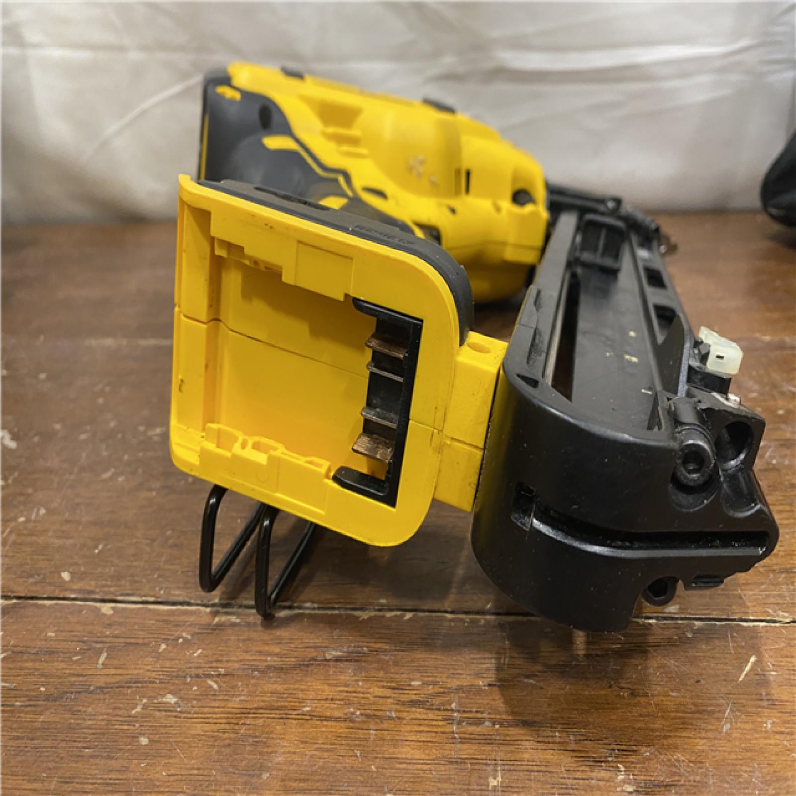 AS-IS DEWALT 20V MAX XR 15 Ga. Cordless 34 Deg Nailer 20 V