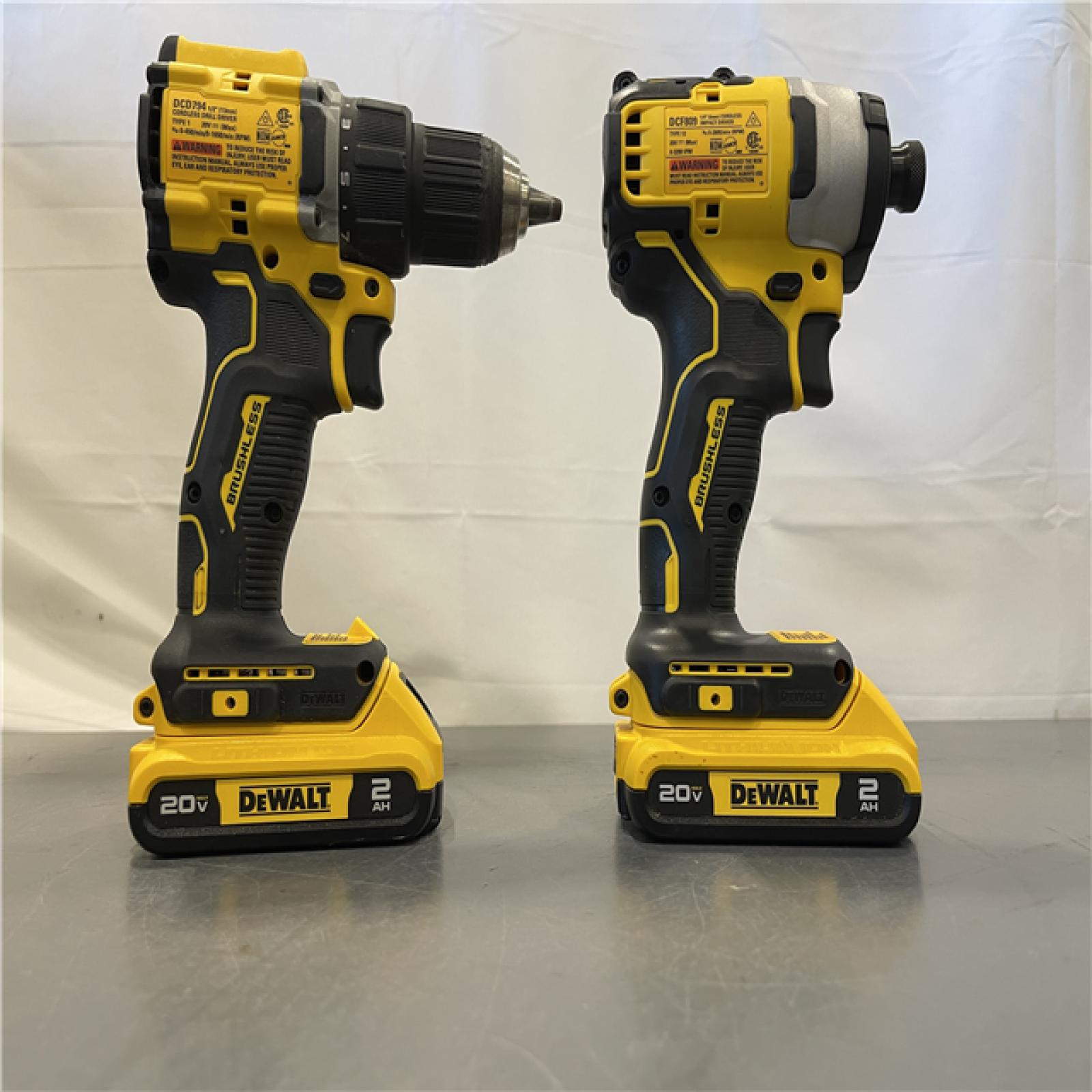 AS-IS - Dewalt 20V MAX ATOMIC Brushless Compact Lithium-Ion 1/2 in. Cordless Drill Driver and 1/4 in. Impact Driver Combo Kit