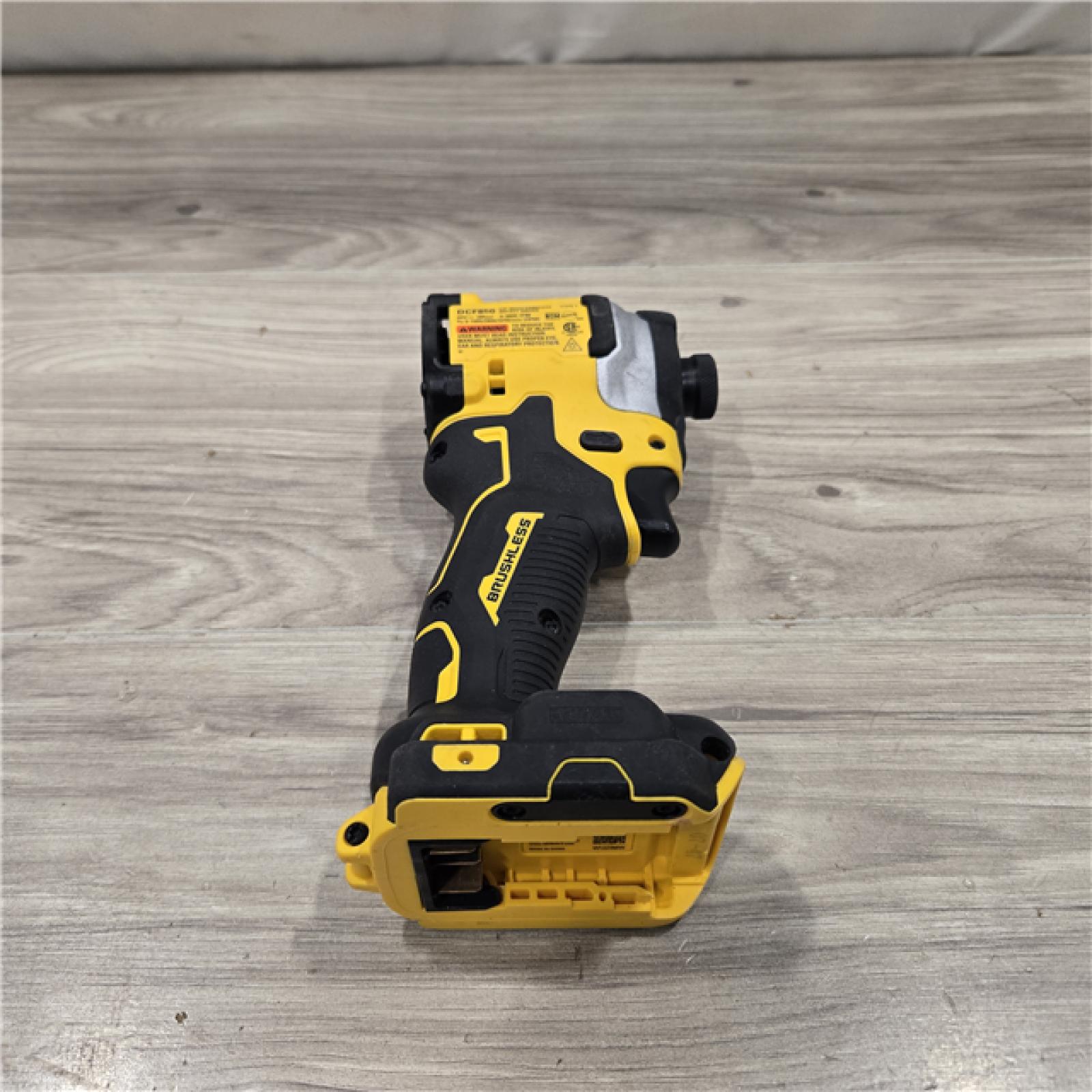 AS-IS DeWalt 20V MAX ATOMIC 1/4 in. Cordless 3-Speed Impact Driver Kit