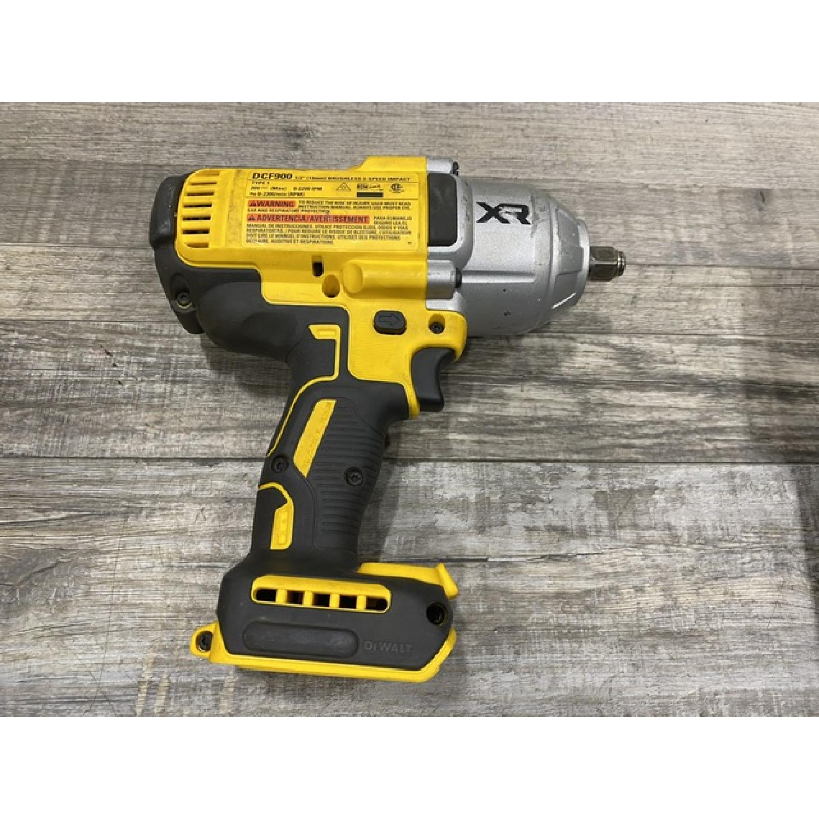 AS-IS DEWALT 20V MAX Lithium-Ion Cordless 1/2 in. Impact Wrench Kit