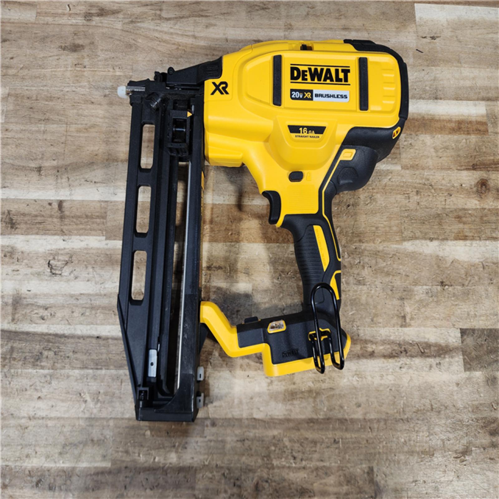 HOUSTON LOCATION - AS-IS DEWALT 20V MAX XR 16-Gauge Lithium-Ion Cordless Finish Nailer (Tool Only)