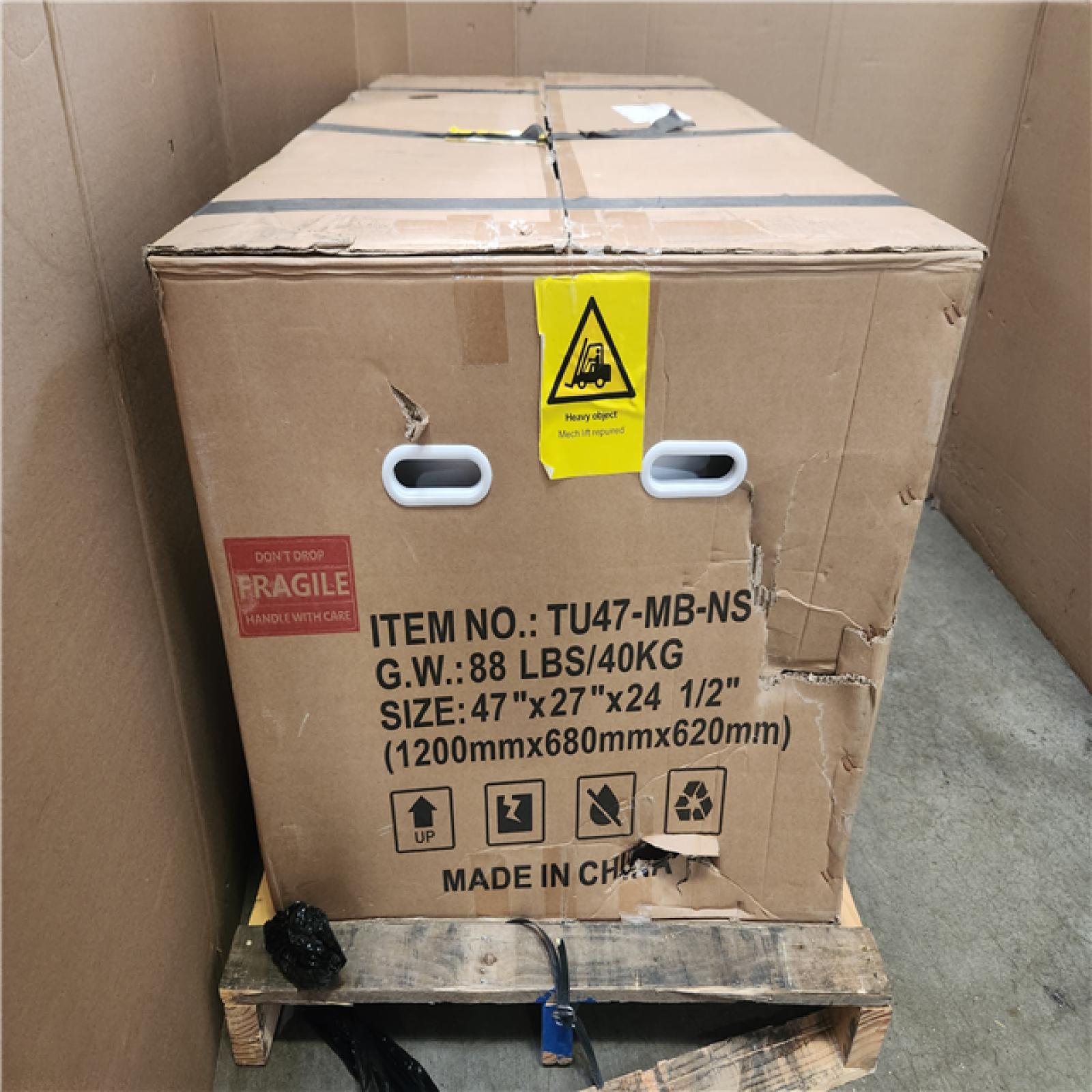 Phoenix NEW HOROW 47 in. x 26.8 in. Soaking Bathtub with Side Drain in White/Matte Black