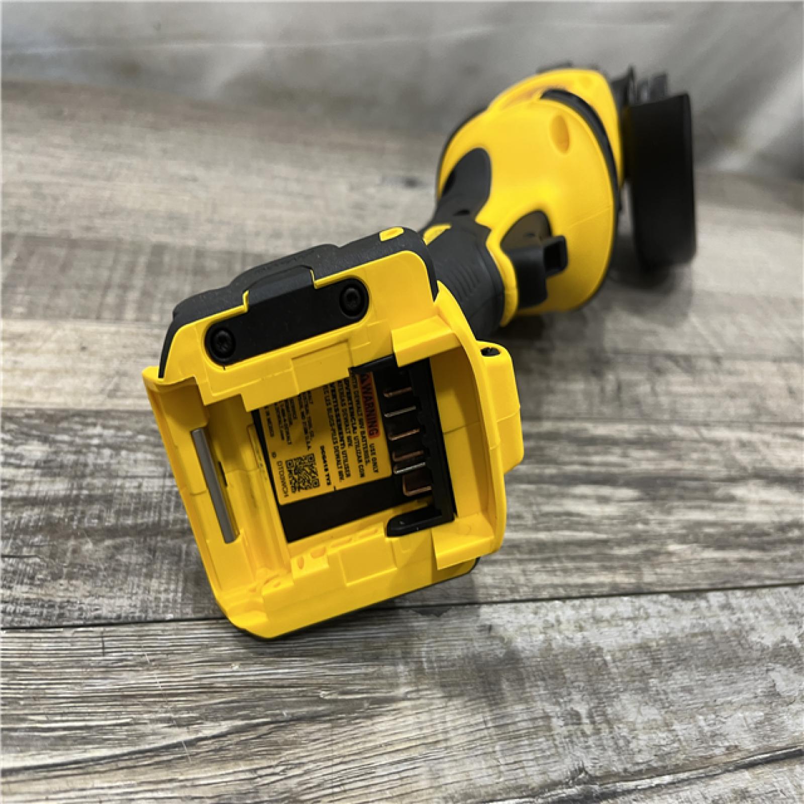 AS-IS DEWALT FLEXVOLT 60V MAX Cordless Brushless 4.5 in. - 6 in. Small Angle Grinder Kit