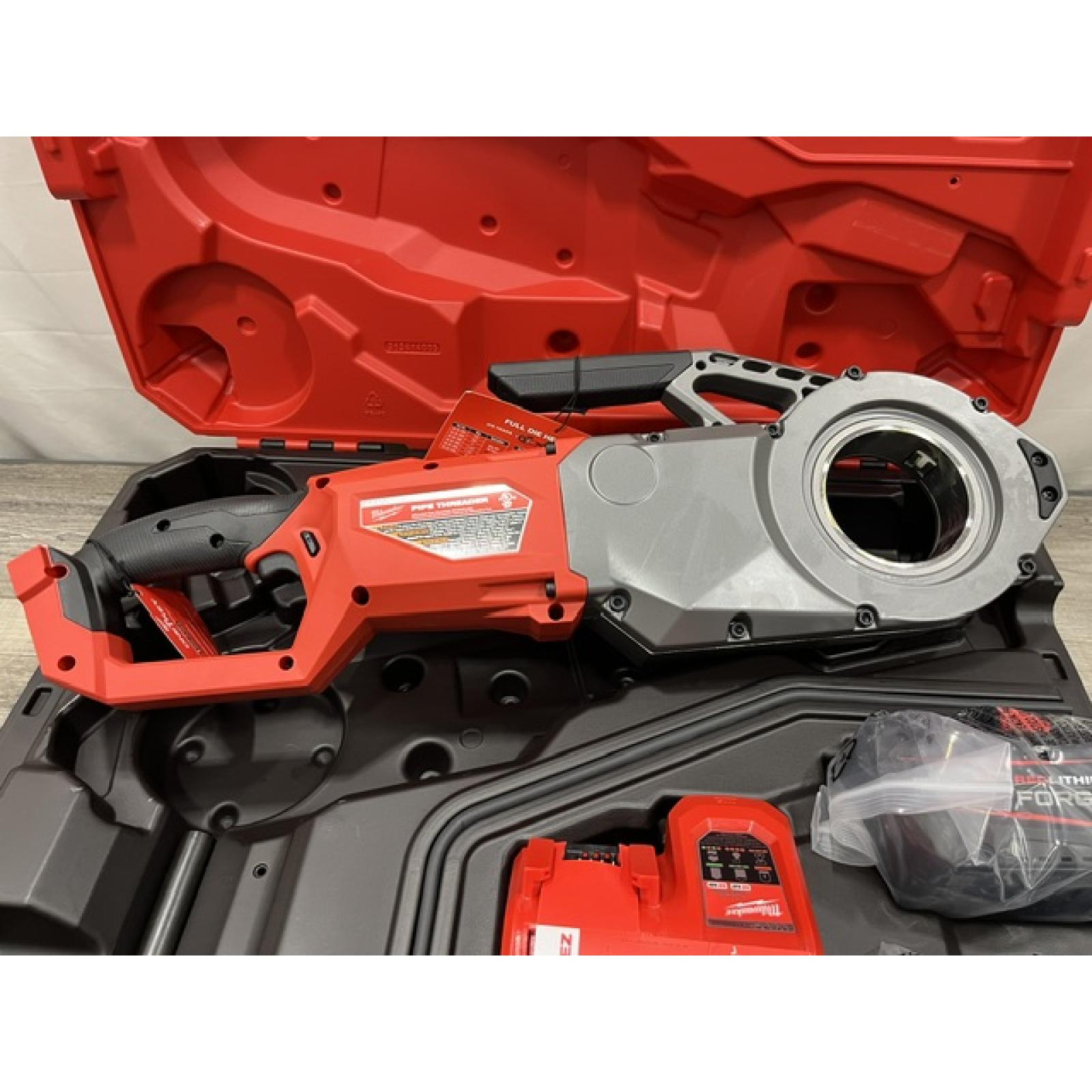 NEW - Milwaukee 18 Fuel One-Key Cordless Brushless Pipe Threader Kit