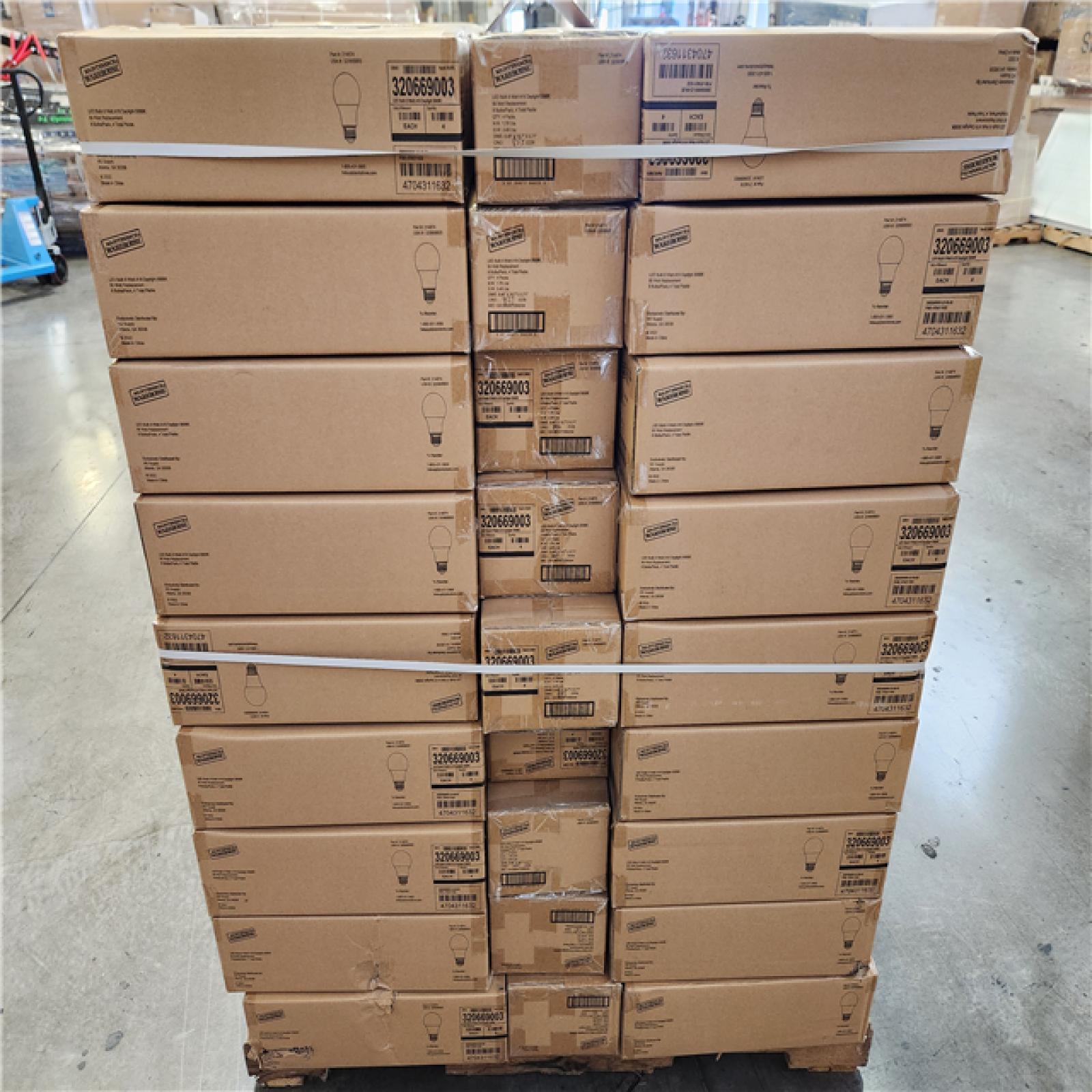 Phoenix Location NEW LED Bulb A19 5000K, 60 Watt Replacement 120V 840 Lumens 8 Bulbs/Pack (108 Packs)