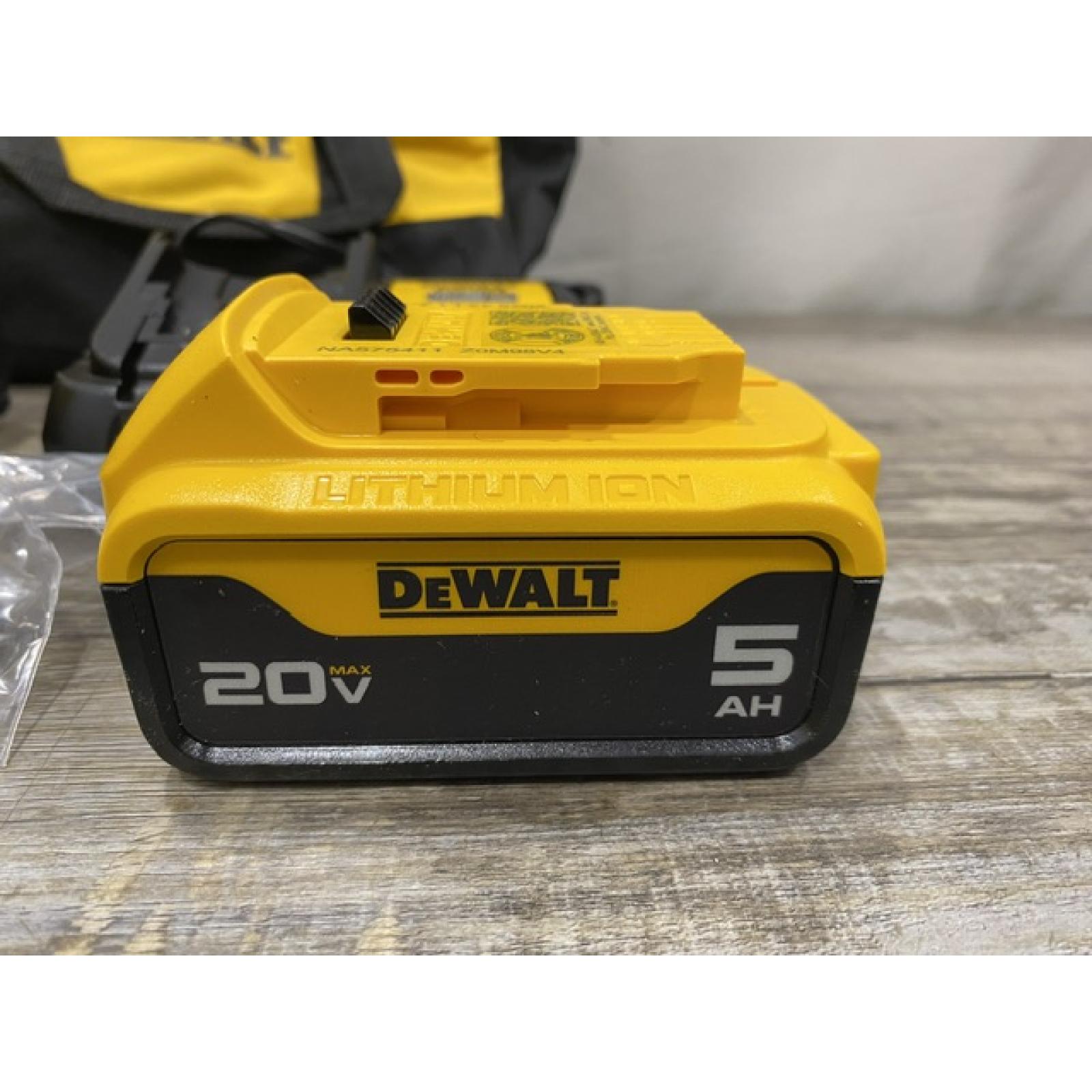 AS-IS DEWALT ATOMIC 20V MAX Lithium-Ion Cordless 1/4 in. Brushless Impact Driver Kit
