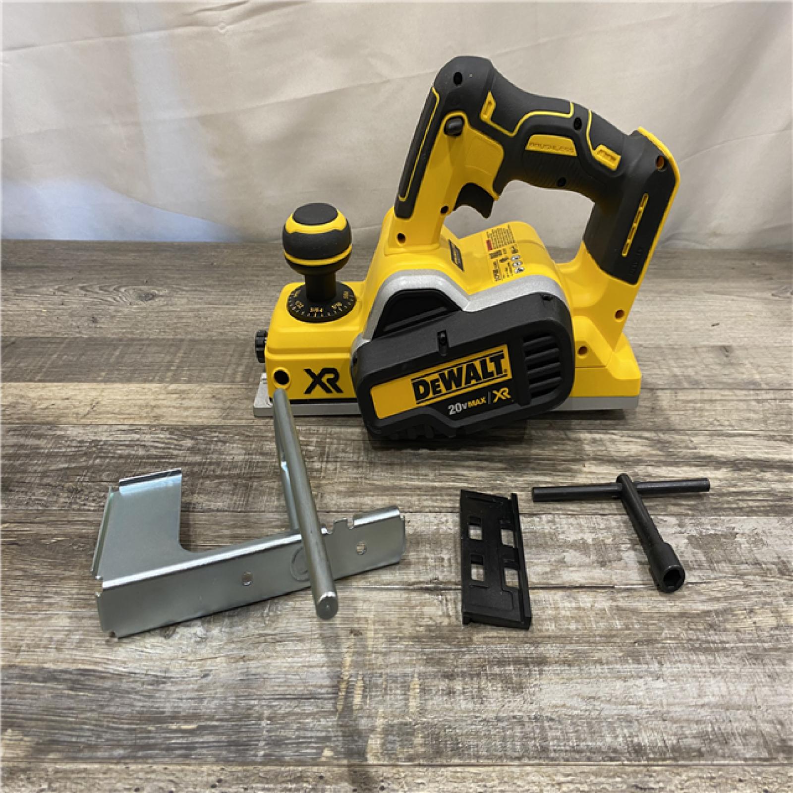 AS-IS DEWALT 20V MAX XR Cordless Brushless 3-1/4 in. Planer (Tool Only)