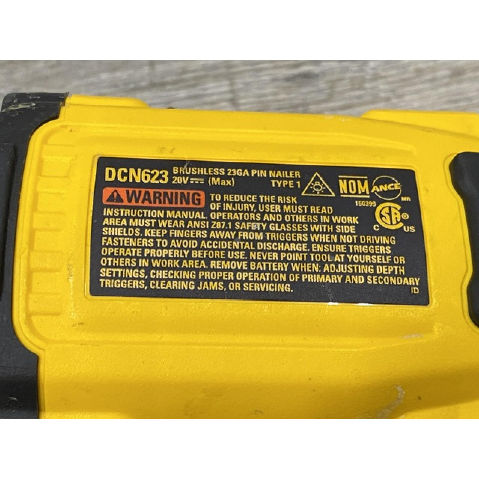 AS-IS DEWALT ATOMIC 20V MAX Lithium Ion Cordless 23 Gauge Pin Nailer Kit