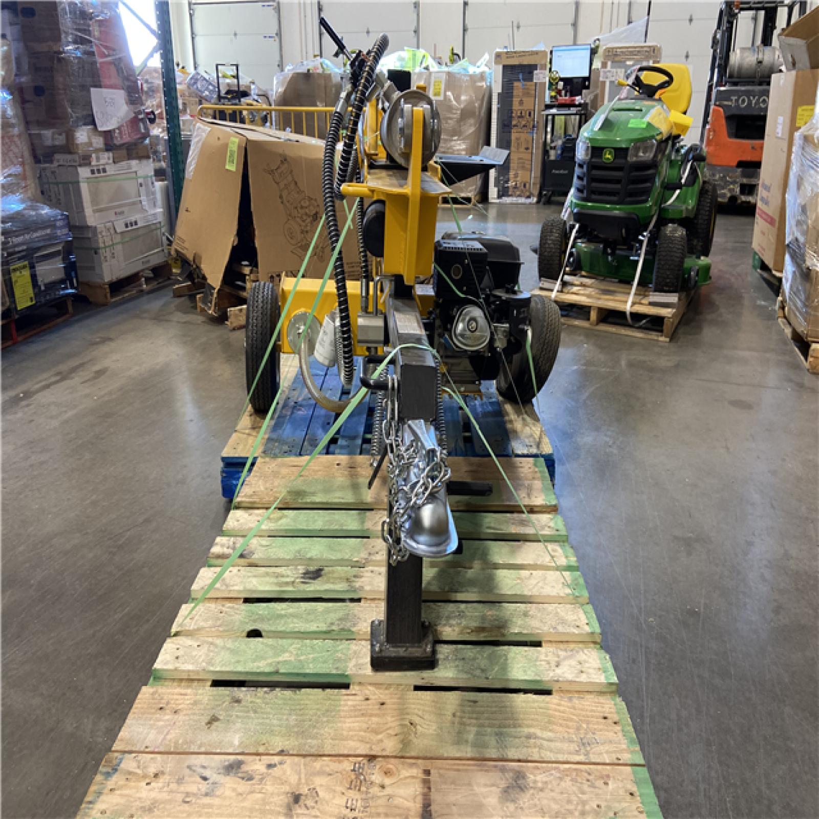 DALLAS LOCATION - DEWALT 32 Ton 277cc 9.5HP Kohler Engine Horizontal/Vertical Full Beam Hydraulic Log Splitter, Auto Return/Integrated Log Cradle