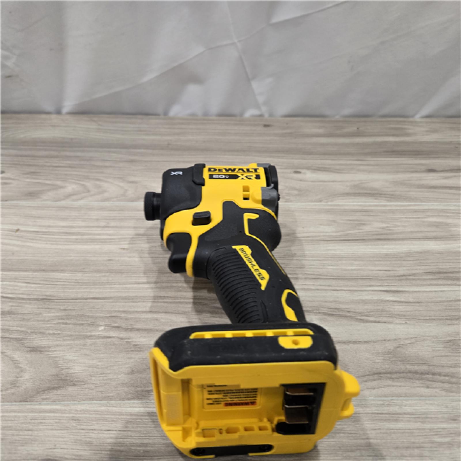 AS-IS DEWALT 20V MAX* XR Cordless 1/4 Quiet Hydraulic Impact Driver (Tool-Only)