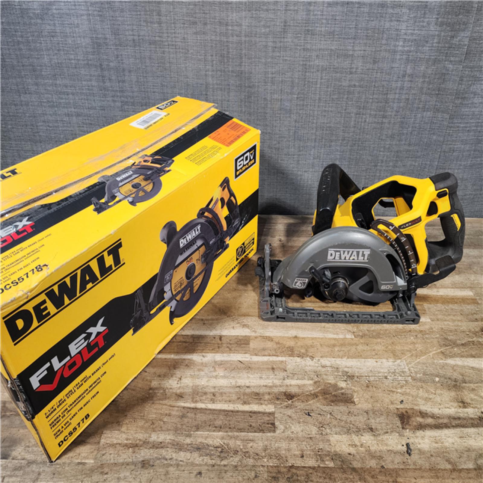 HOUSTON LOCATION - AS-IS DEWALT FLEXVOLT 60V MAX Cordless Brushless 7-1/4 in. Wormdrive Style Circular Saw (Tool Only)