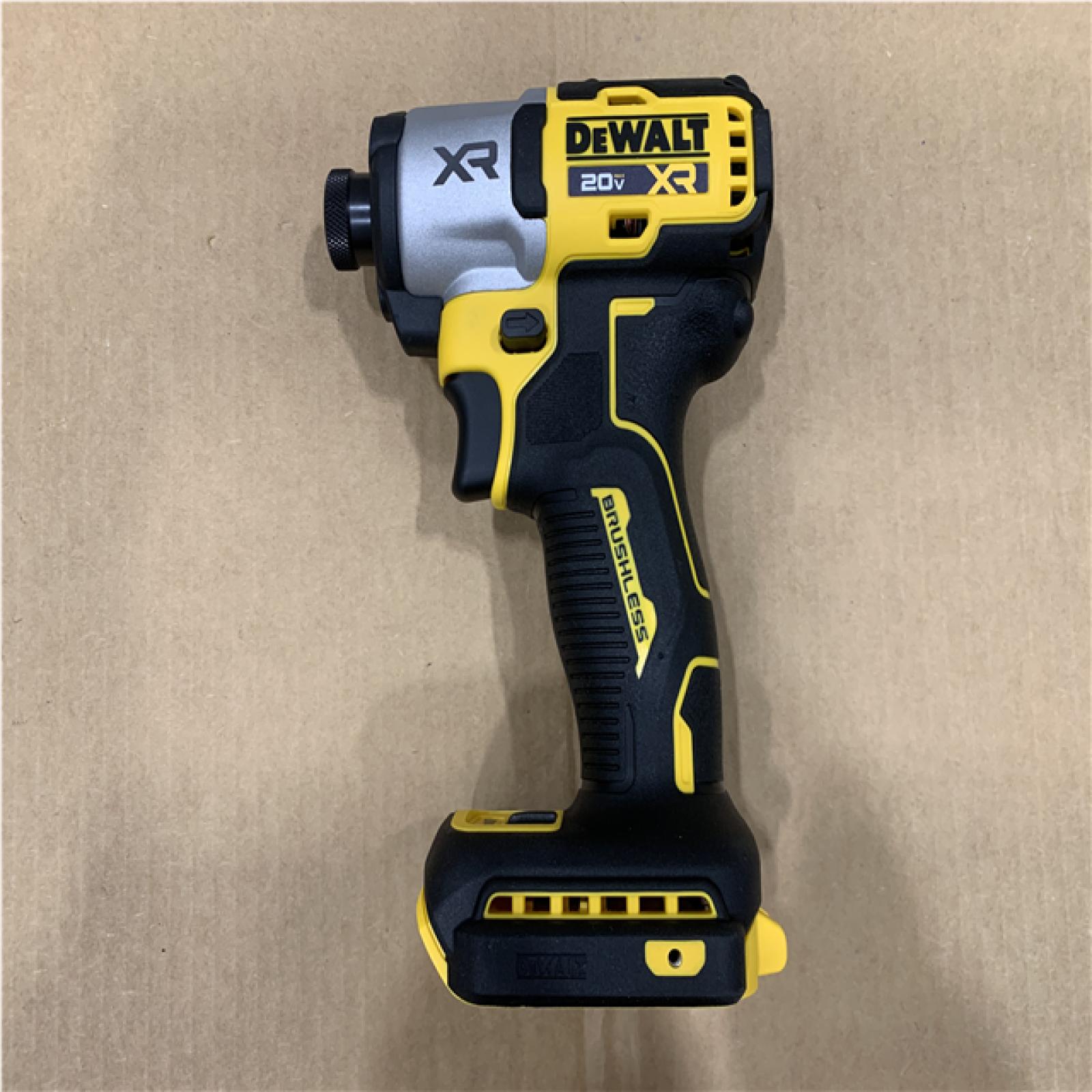 LIKE NEW! DEWALT 20V Lithium-Ion Cordless 5-Tool Combo Kit
