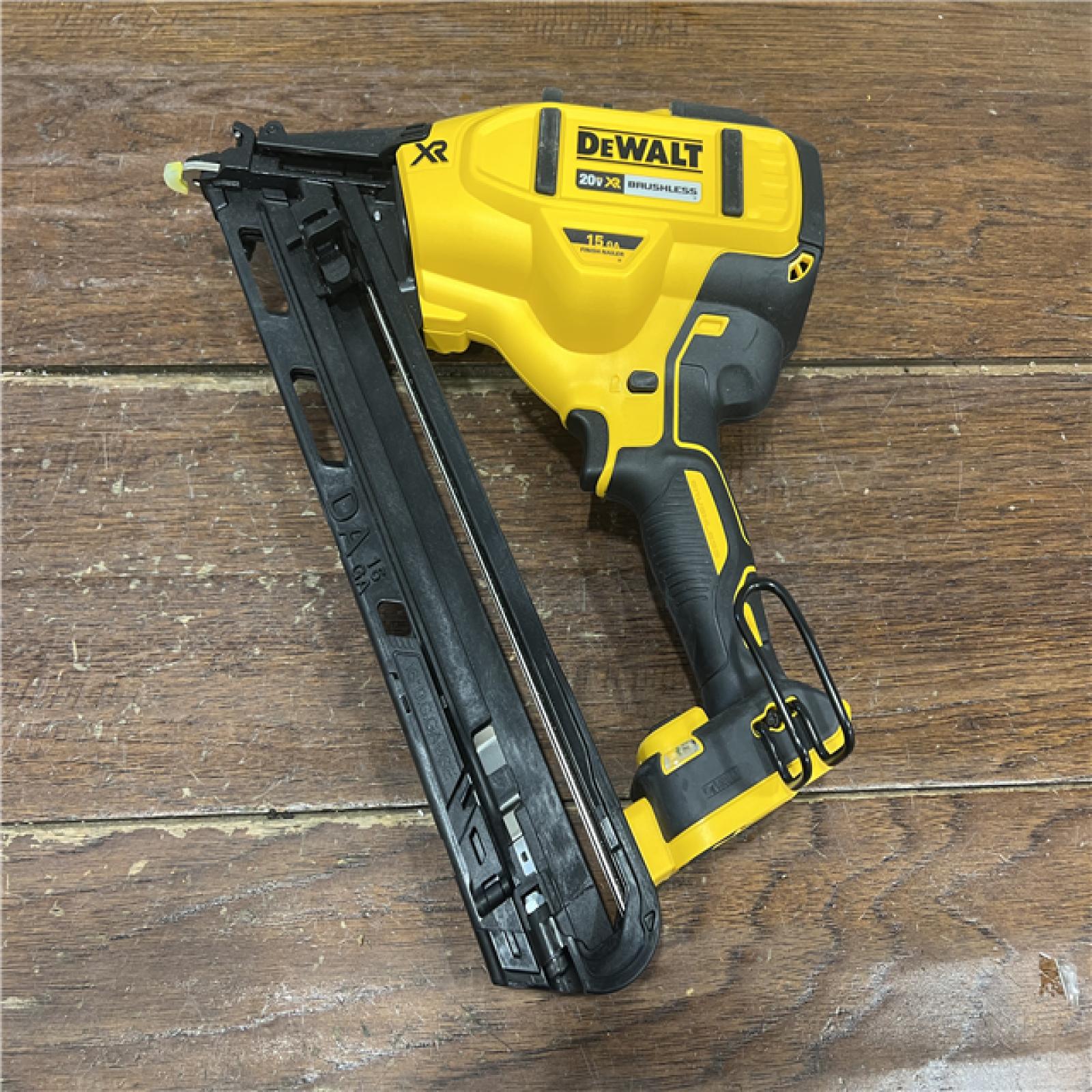 AS-IS DeWalt 20V MAX XR 15 Ga. Cordless 34 Deg Nailer Kit (Battery & Charger) 20 V