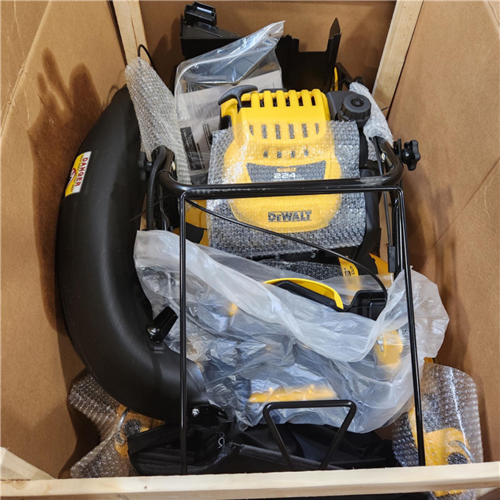Dallas Location - As-Is DEWALT 28 in. 224cc E-GOV Engine 3-in-1 Gas RWD Self-Propelled Lawn Mower