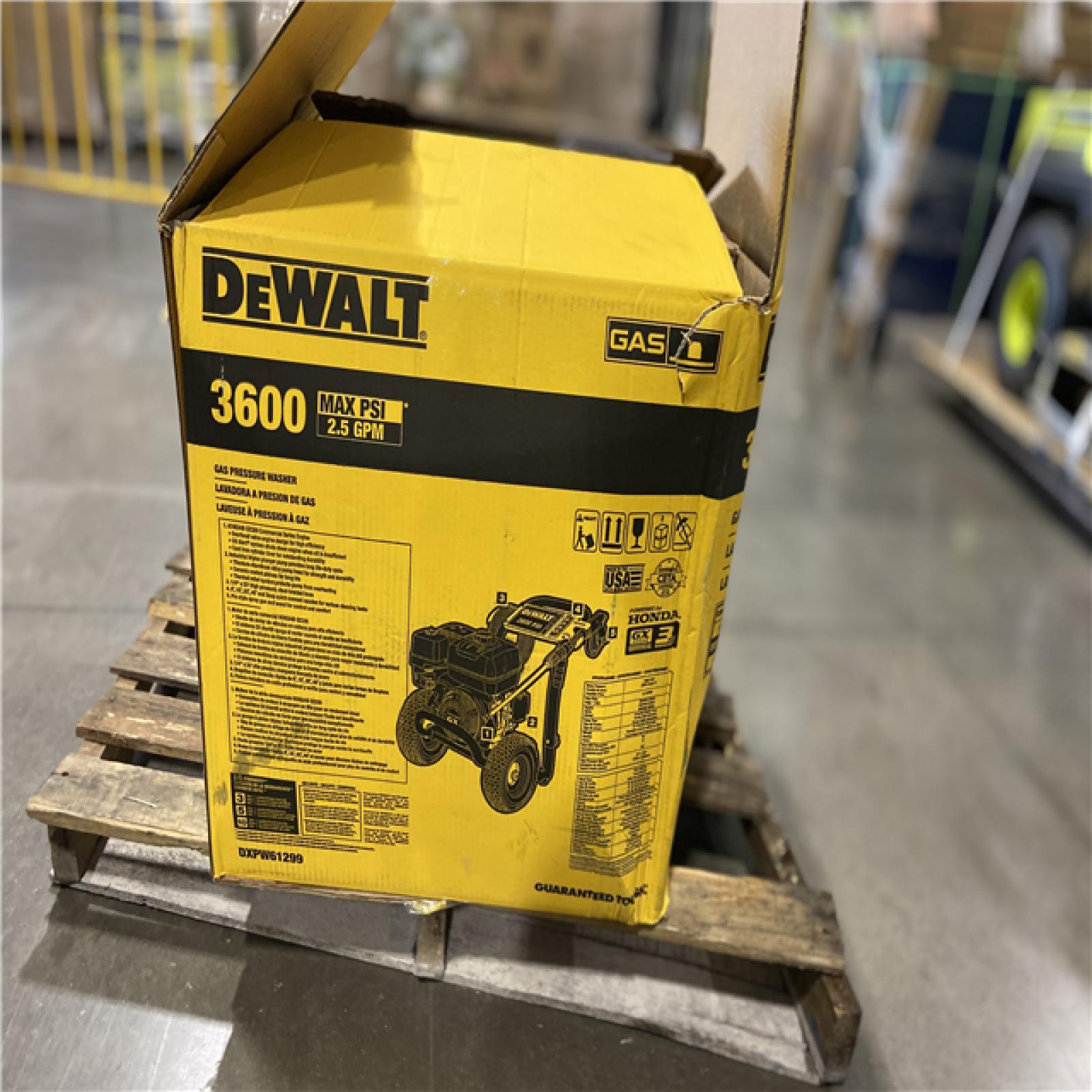 DALLAS LOCATION - DEWALT 3600 PSI 2.5 GPM Cold Water Gas Professional Pressure Washer with HONDA GX200 Engine (2 UNITS)
