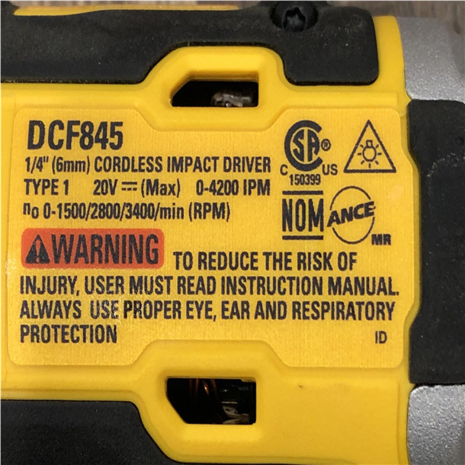 AS-IS DEWALT 20V XR Lithium-Ion Cordless Brushless 1/2 in. Drill/Driver Kit