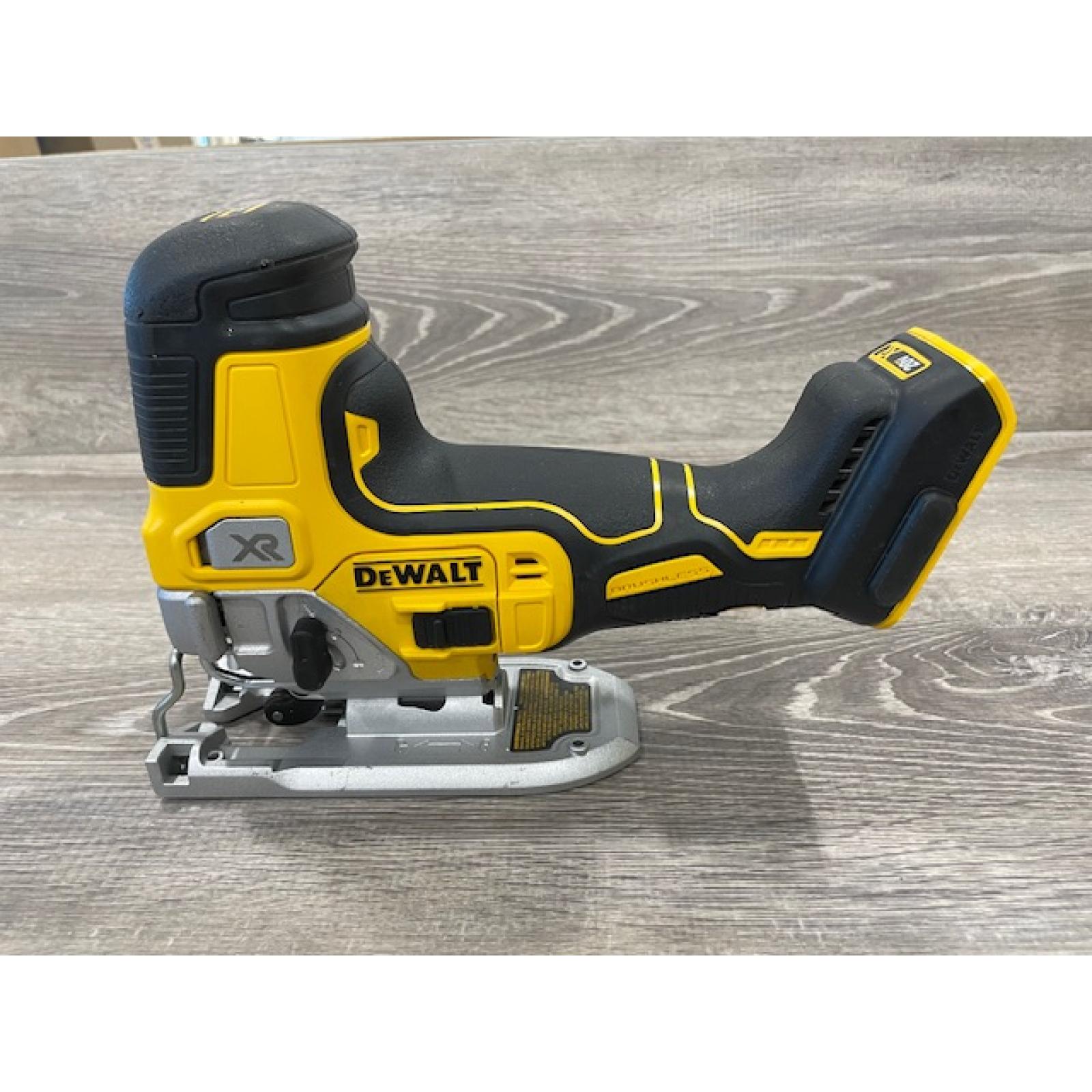 AS-IS DEWALT 20V MAX XR Cordless Barrel Grip Jigsaw (Tool Only)
