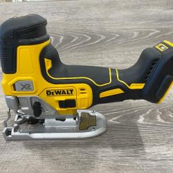 AS-IS DEWALT 20V MAX XR Cordless Barrel Grip Jigsaw (Tool Only)