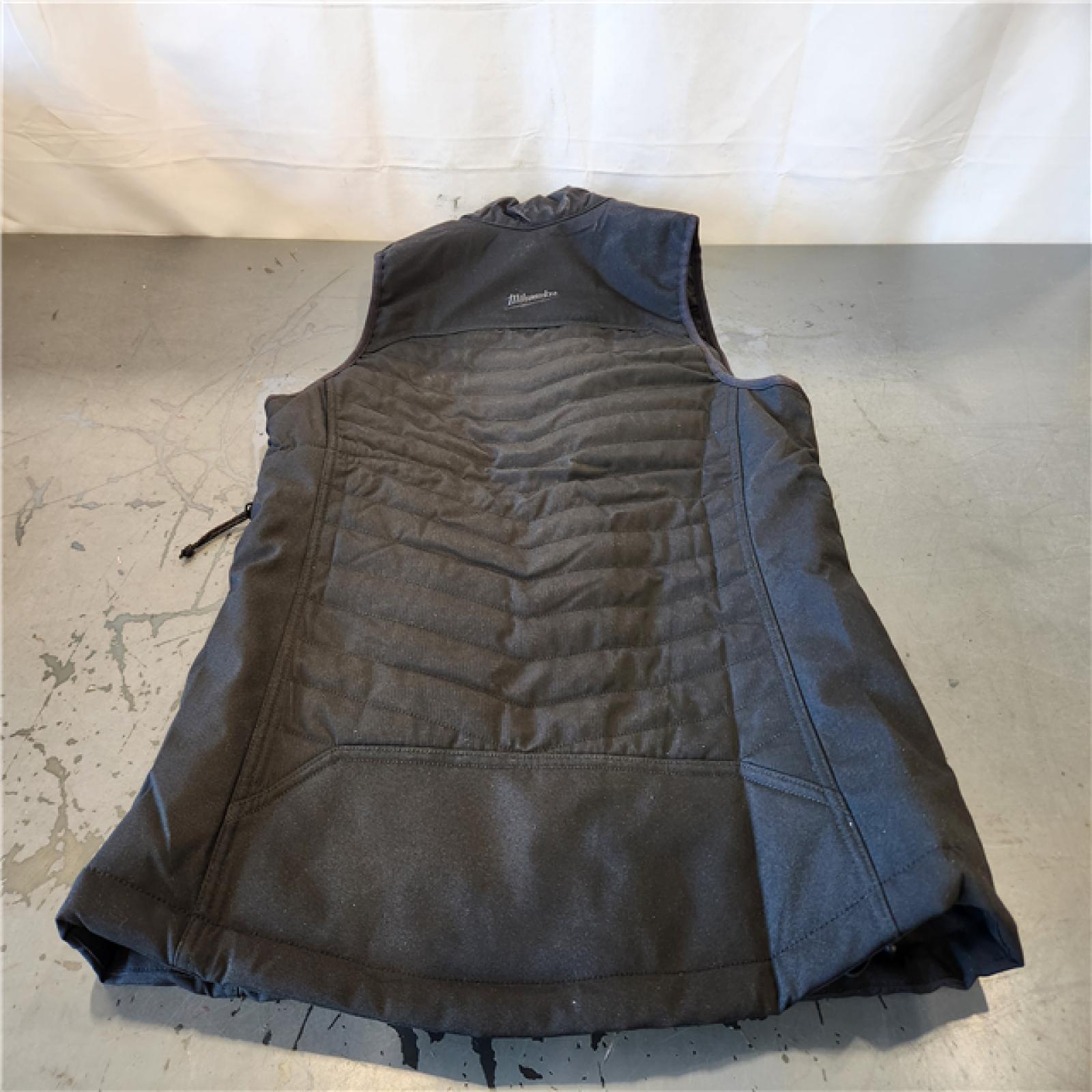 AS-IS- Milwaukee Women's Small Heated Axis Vest Kit