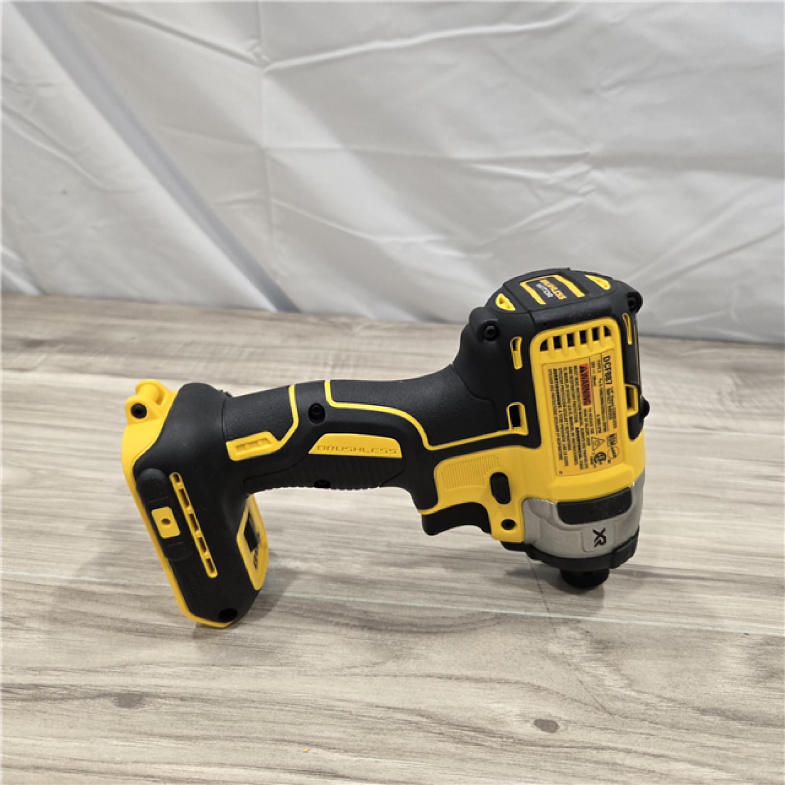 LIKE NEW! - DEWALT 20V MAX Cordless Brushless Hammer Drill/Driver 2 Tool Combo Kit with FLEXVOLT ADVANTAGE