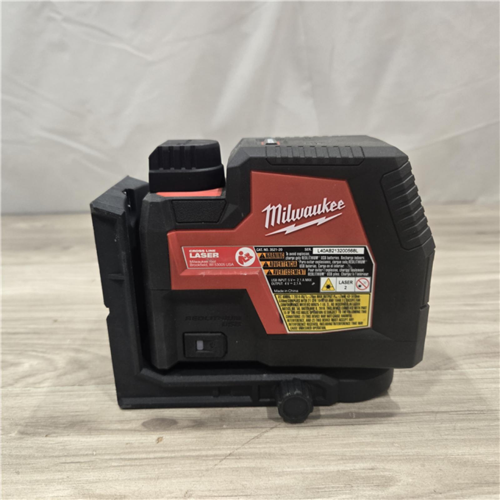 AS-IS MILWAUKEE 100 Ft. REDLITHIUM USB Green Rechargeable Cross Line Laser Level