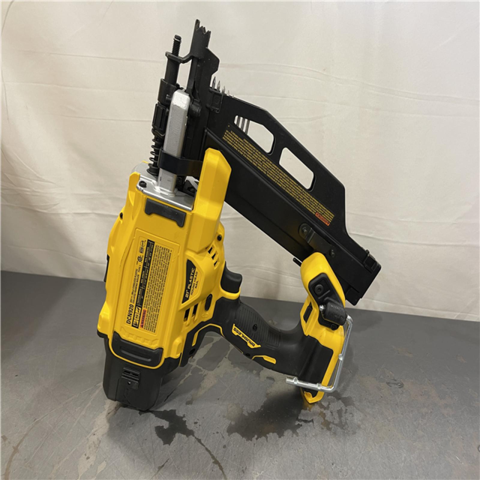 AS-IS - DEWALT 20-Volt 21° Cordless Framing Nailer