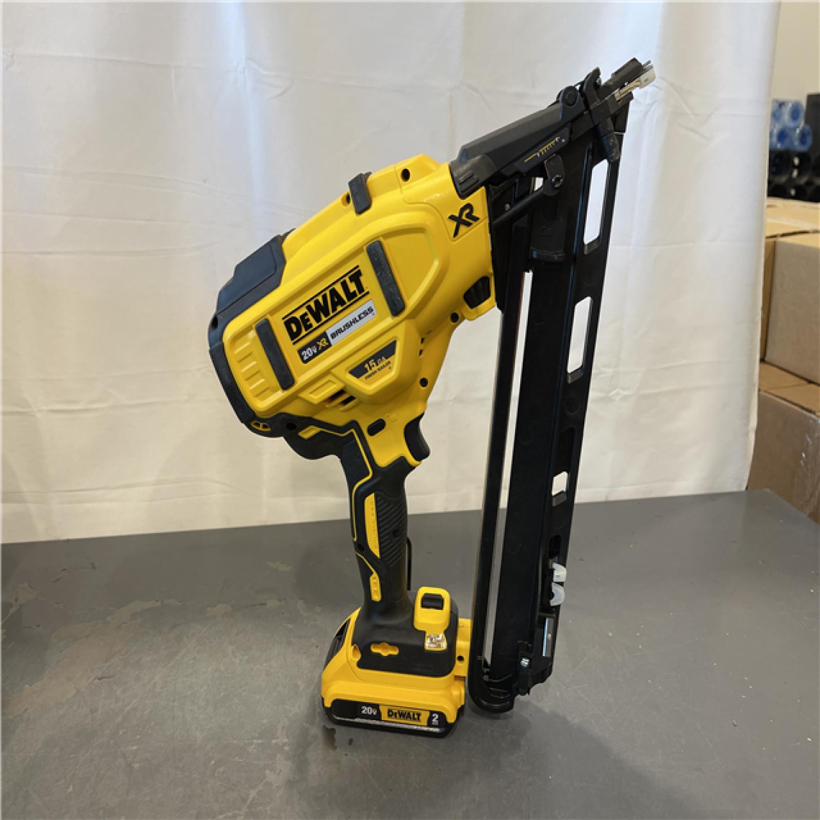 AS-IS - DEWALT 20V MAX XR Lithium-Ion Cordless 2-1/2 in. 15-Gauge Finish Nailer Kit