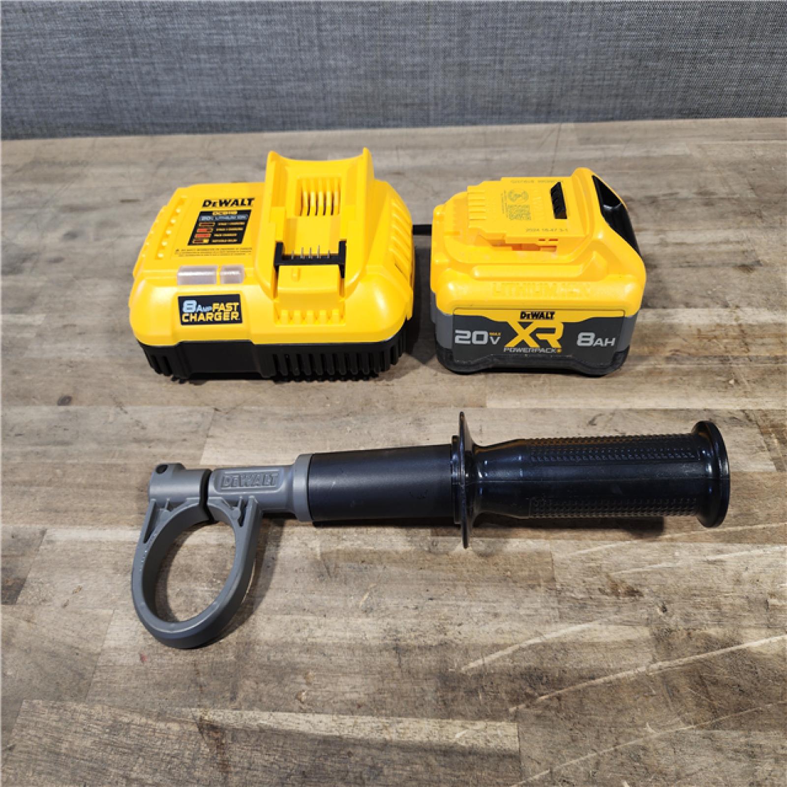 HOUSTON LOCATION - AS-IS Dewalt DCD999B 20V MAX Flexvolt 1/2  Cordless Hammer Drill W/ BATTERY & CHARGER