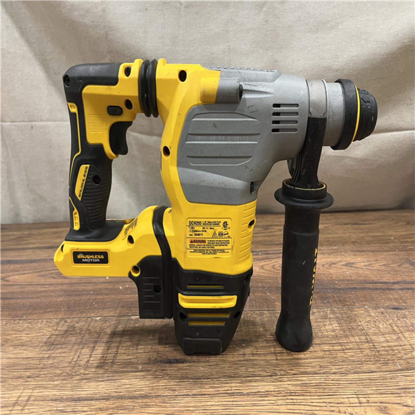AS-IS DEWALT 20-Volt MAX XR Lithium Ion 1-1/8 in. Cordless SDS-plus Brushless L-Shape Concrete/Masonry Rotary Hammer (Tool-Only)