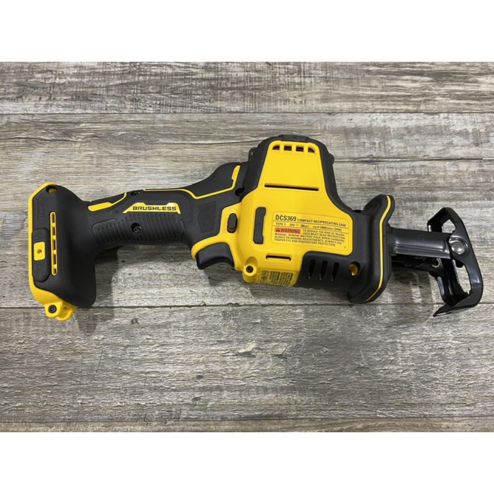 AS-IS DEWALT Atomic 20-Volt Maximum Cordless Brushless Compact Reciprocating Saw Kit