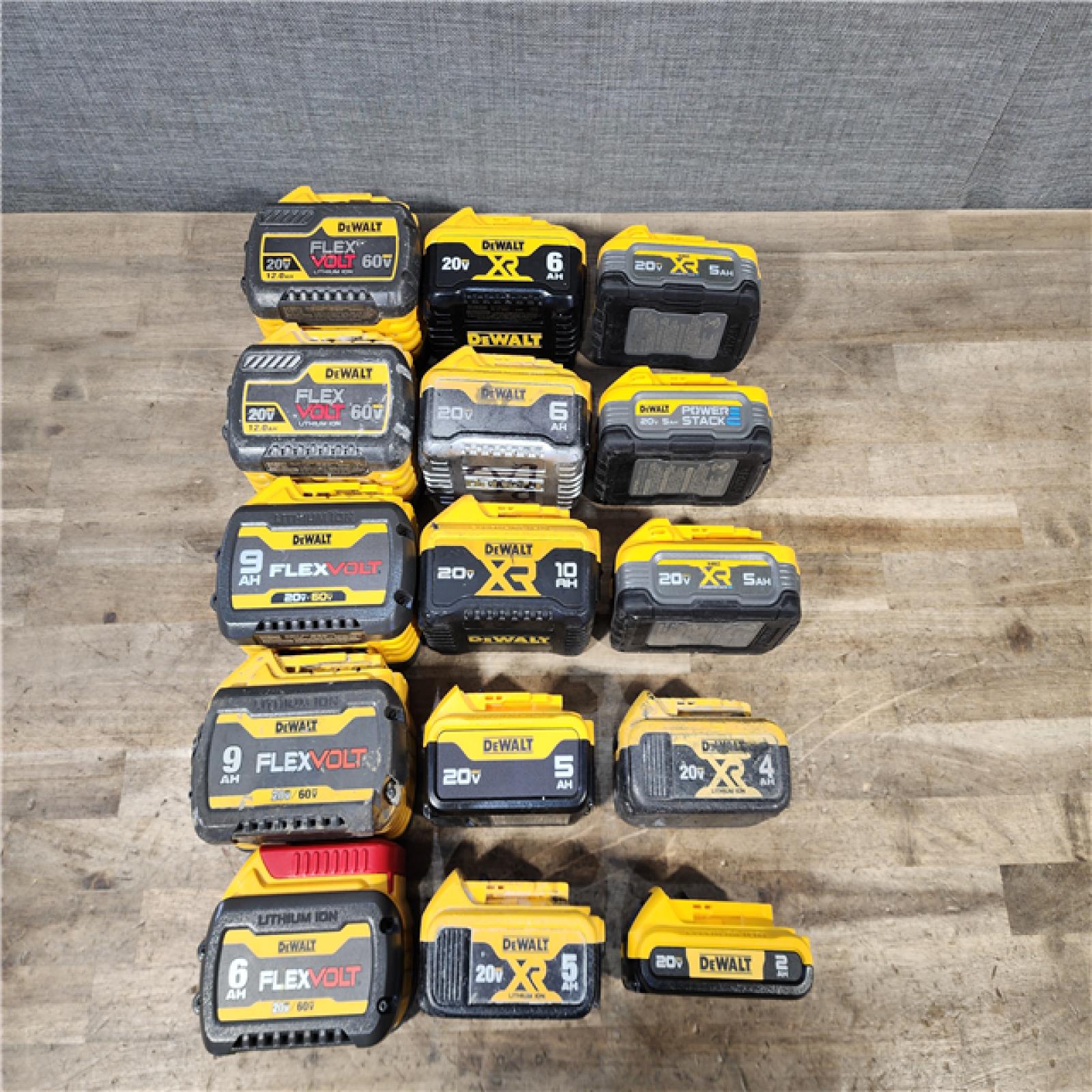 HOUSTON LOCATION - AS-IS DEWALT BATTERY PACK QTY - 15
