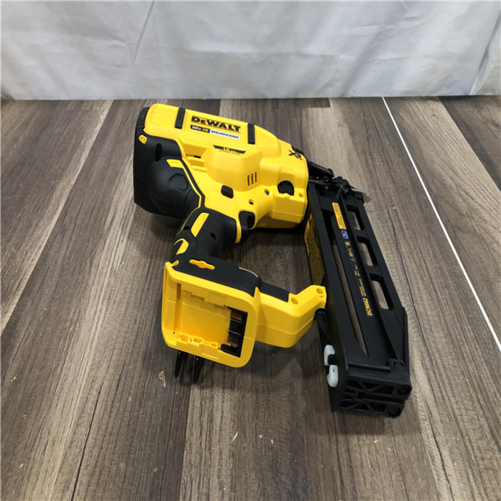 AS-IS DEWALT 20V MAX XR 16-Gauge Lithium-Ion Cordless Finish Nailer (Tool Only)