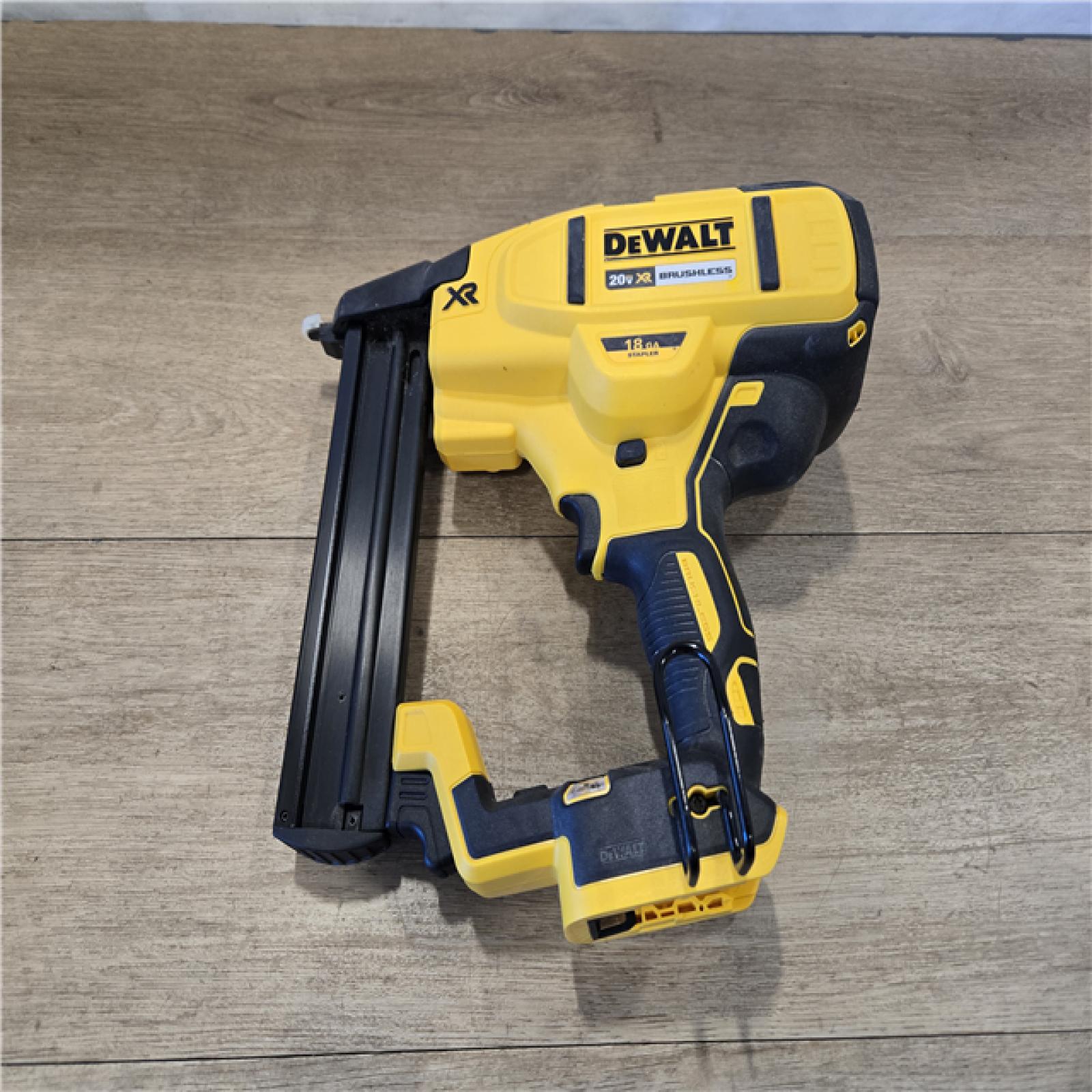 AS-IS DEWALT 20V MAX XR Cordless 18-Gauge Narrow Crown Stapler Kit
