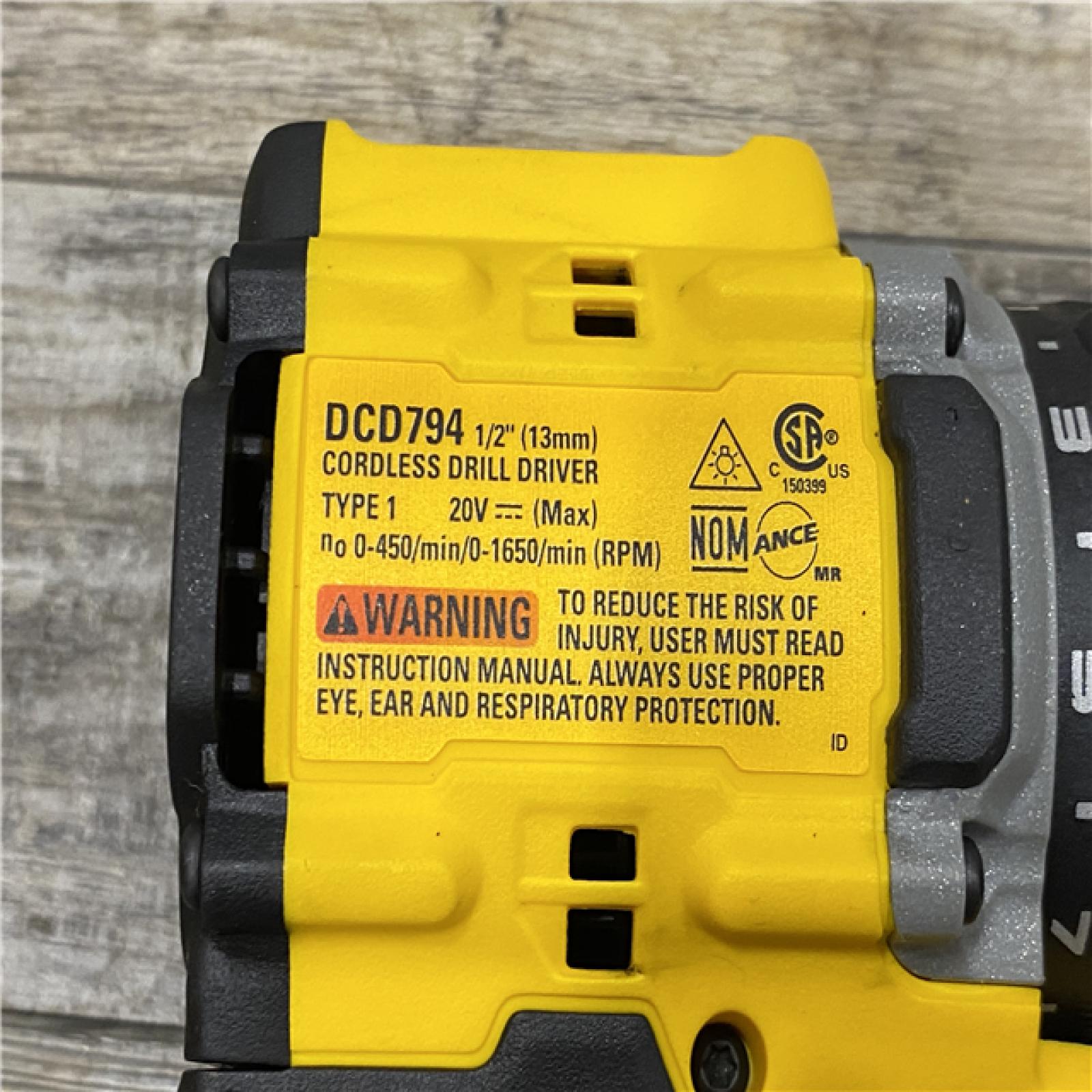 AS-IS DEWALT Atomic 20V Lithium-Ion Cordless Compact 1/2 in. Drill/Driver Kit