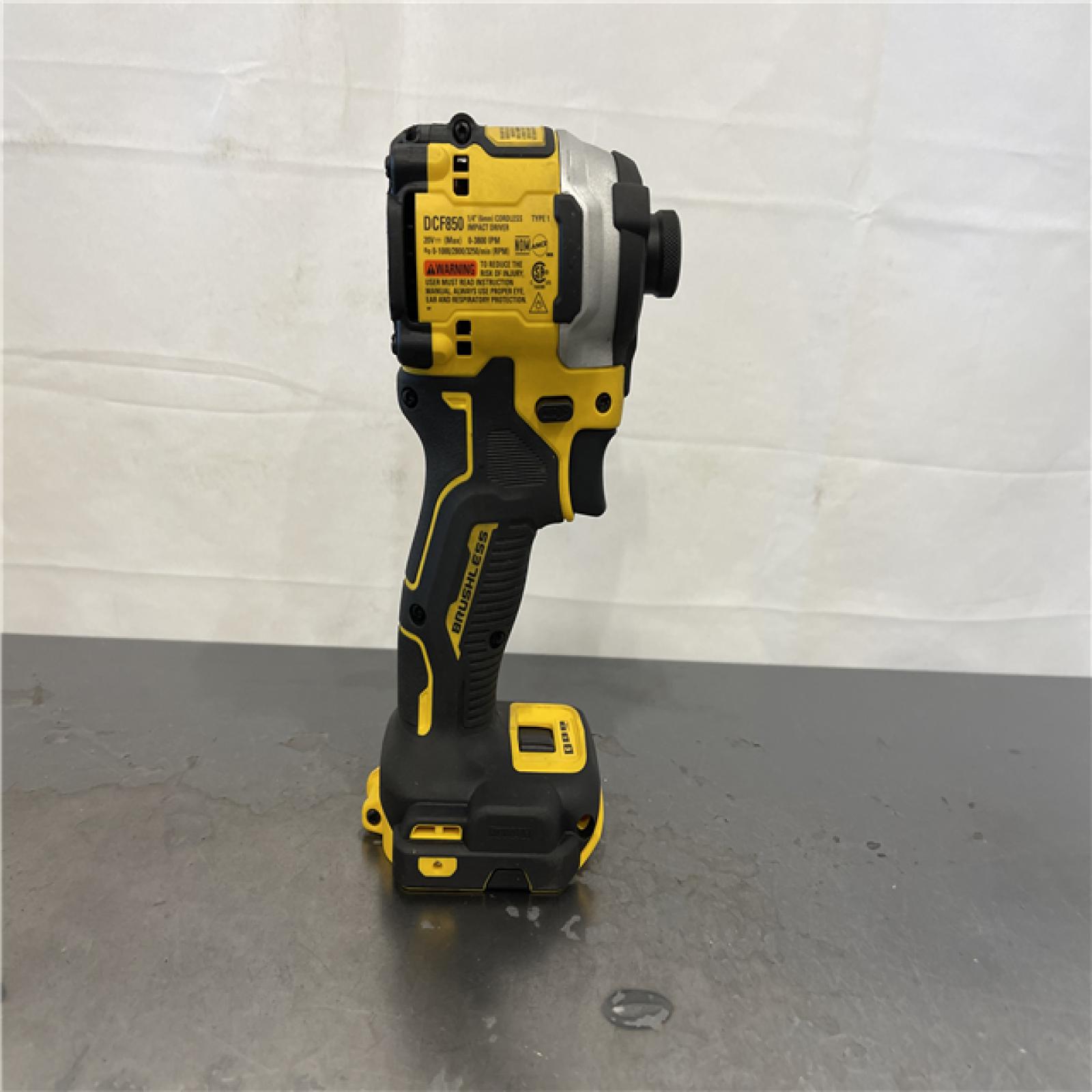 AS-IS- DeWalt 20V Cordless Brushless Compact 1/4 Impact Driver (Tool Only)