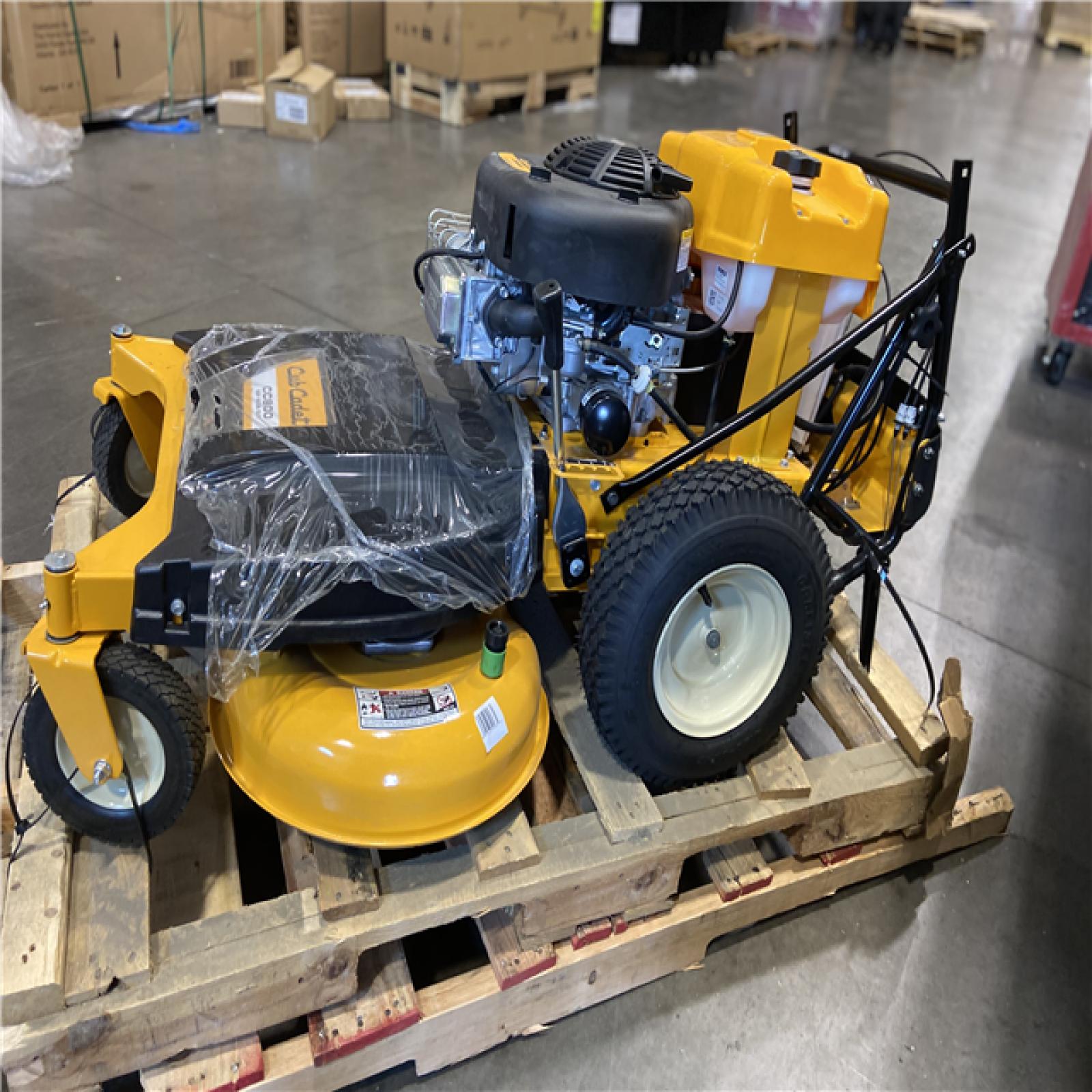 DALLAS LOCATION - Cub Cadet 33 in. 10.5 HP Briggs and Stratton Electric Start Gas Engine Wide Area Walk Behind Self Propelled Lawn Mower
