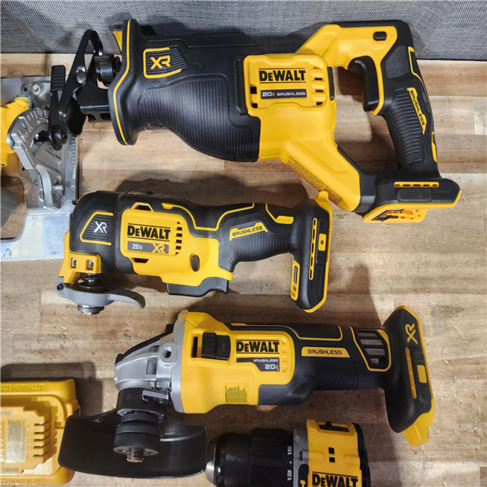 HOUSTON LOCATION - AS - IS DEWALT 20V MAX Lithium-Ion Cordless 6-Tool Combo Kit