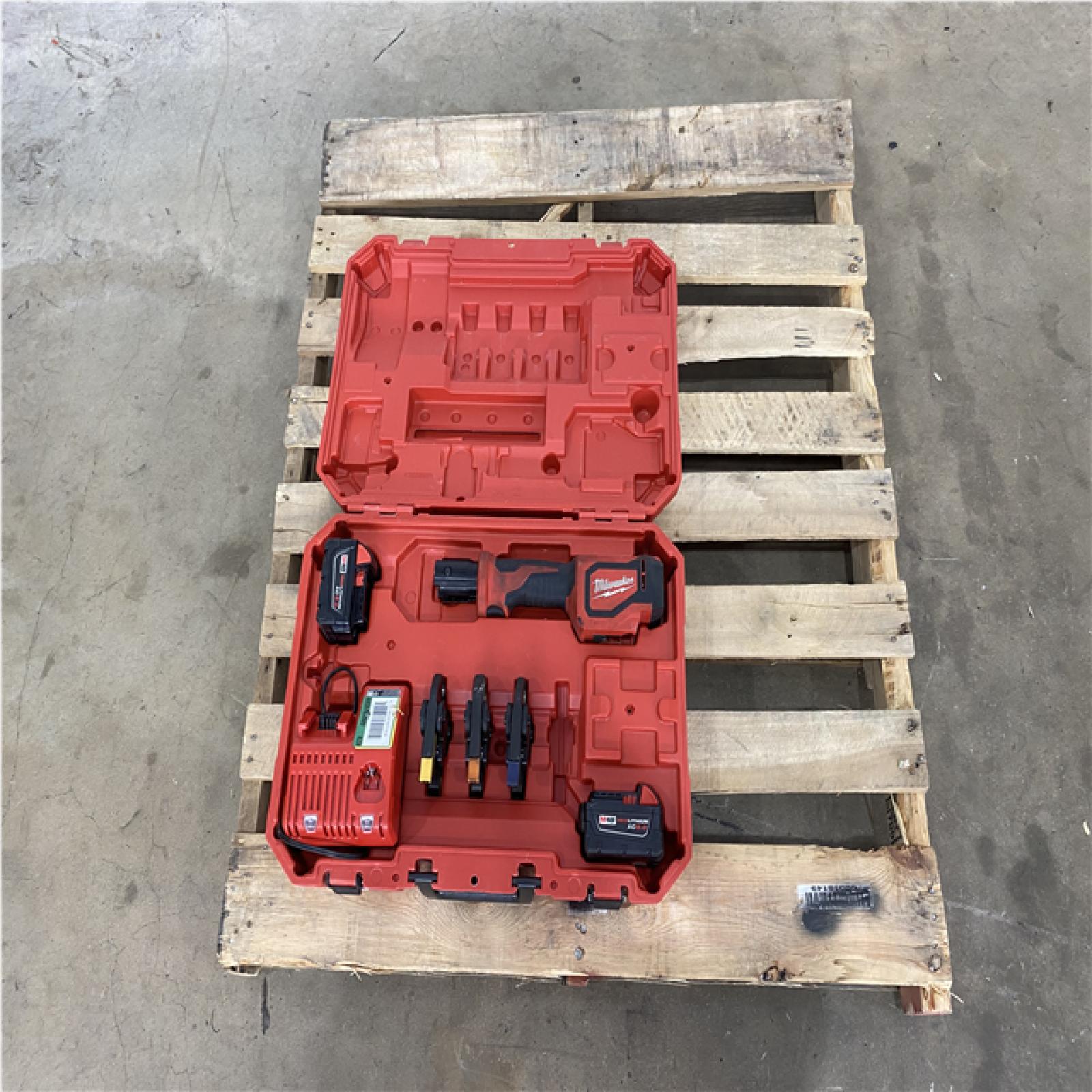 Houston Location - AS-IS Tool Pallet MILWAUKEE SHORT THROW PRESS TOOL W/ VIEGA PUREFLOW JAWS