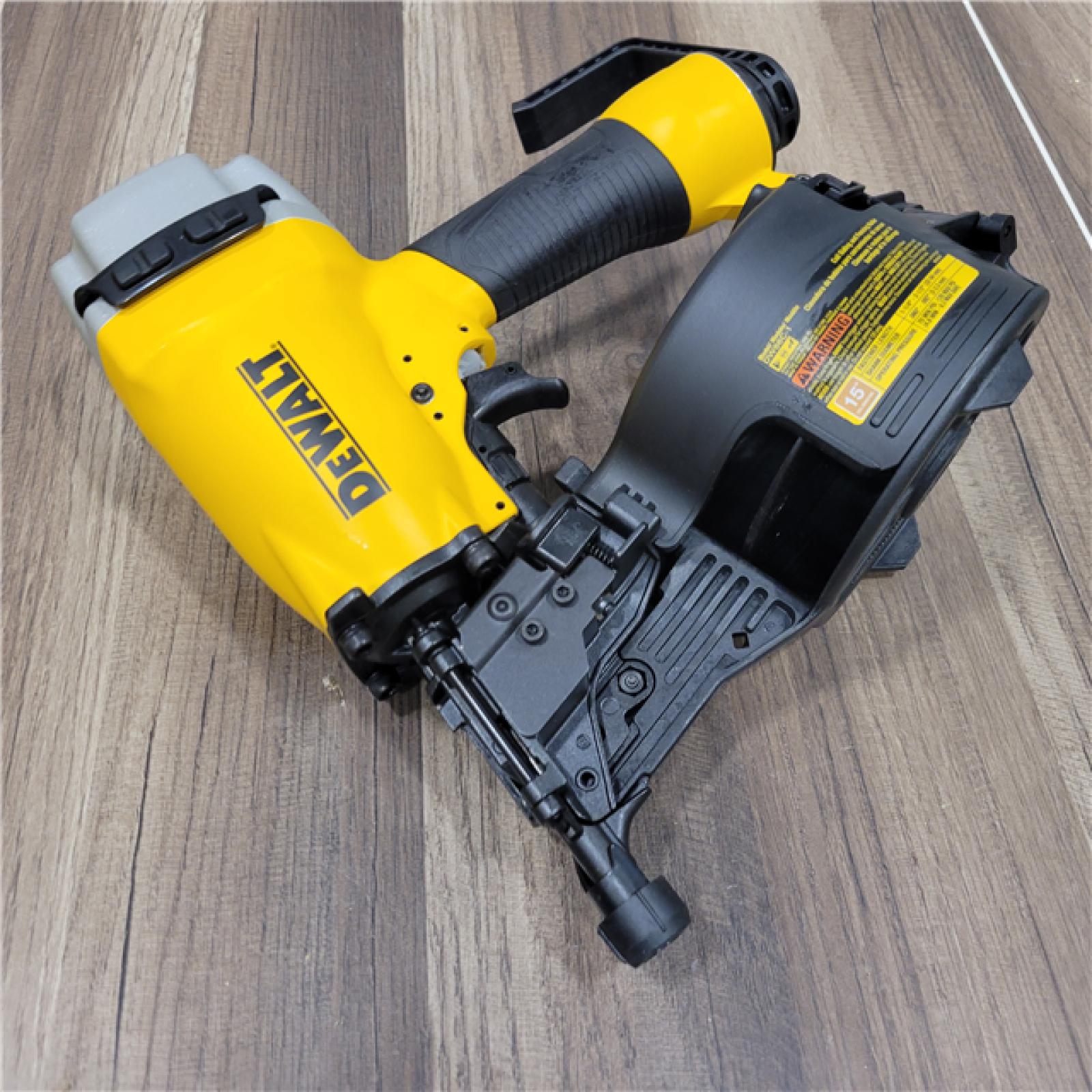 AS-IS DEWALT DW66C-1 2-1/2 Inch 15 Degree Coil Siding and Fencing Nailer