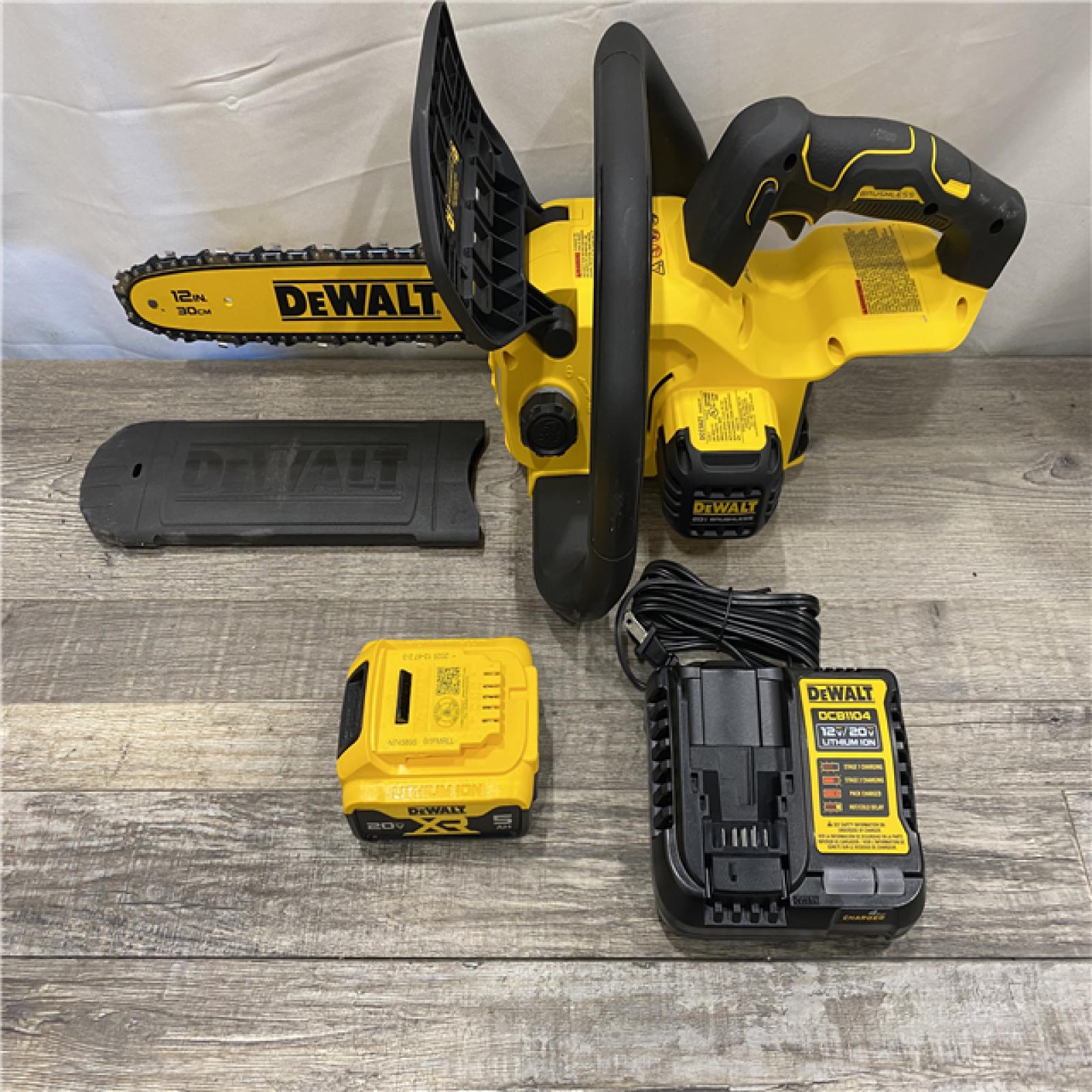 AS-IS DEWALT 20V MAX Compact 12 Brushless Cordless Chainsaw Kit
