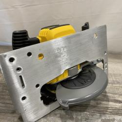 AS-IS DEWALT 20-Volt MAX 7-1/4 in. Cordless Circular Saw (Tool Only)