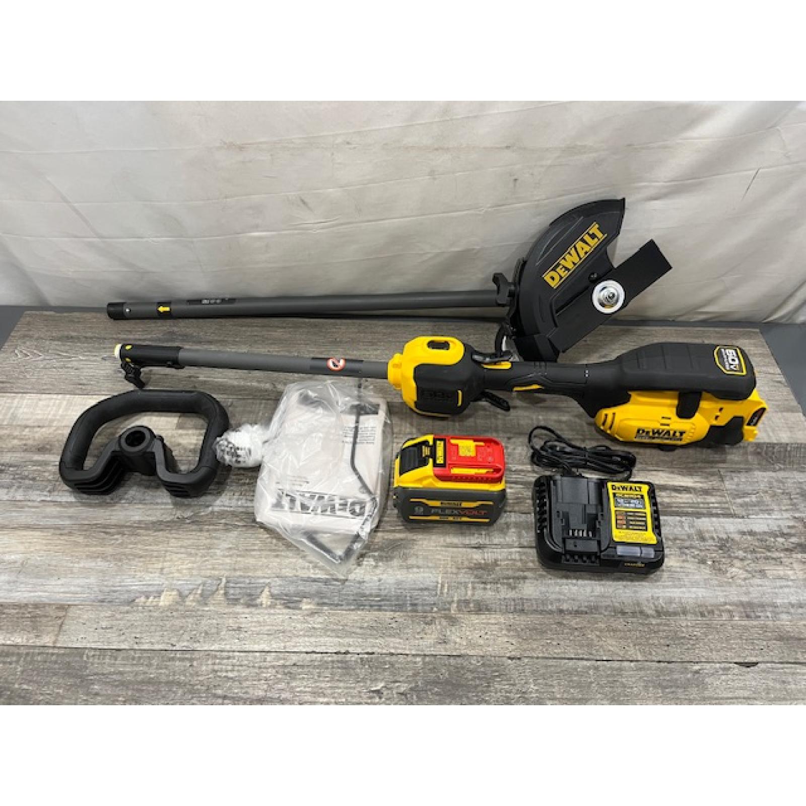 AS-IS DEWALT FLEXVOLT 60V MAX 7.5 in. Cordless Battery Powered Attachment Capable Edger Kit